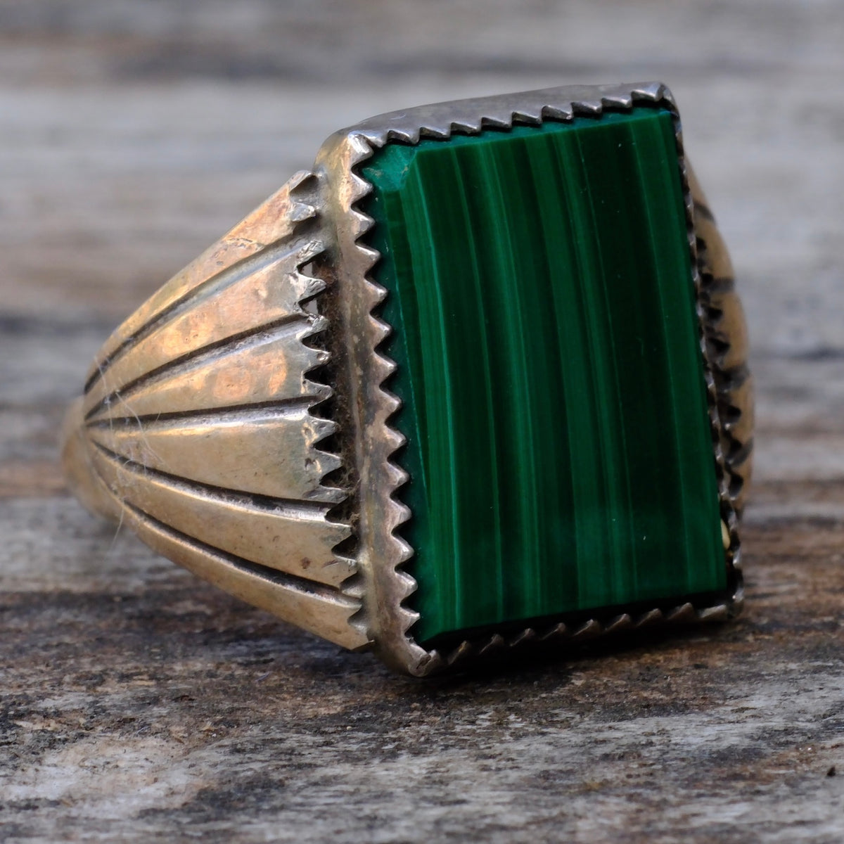 Vintage Sterling Malachite Ribbed Band Ring 10.75