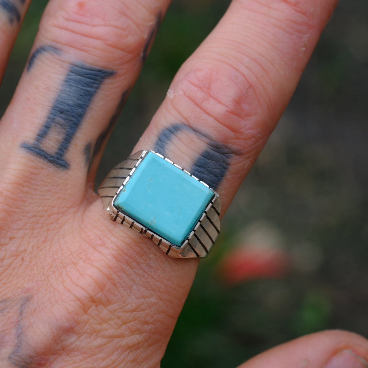 Vintage Sterling Turquoise Ribbed Band Ring 13