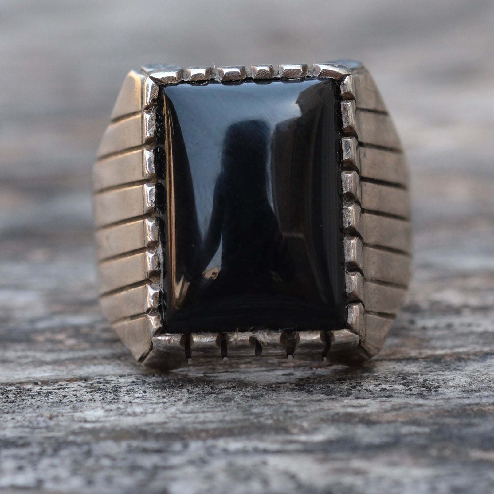 Vintage Sterling Onyx Ribbed Band Ring 10.5