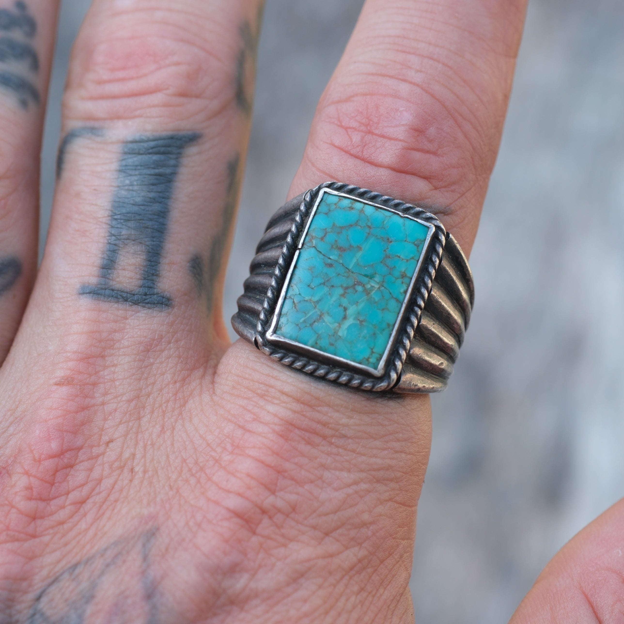 Vintage Sterling Turquoise Ribbed Band Ring 9