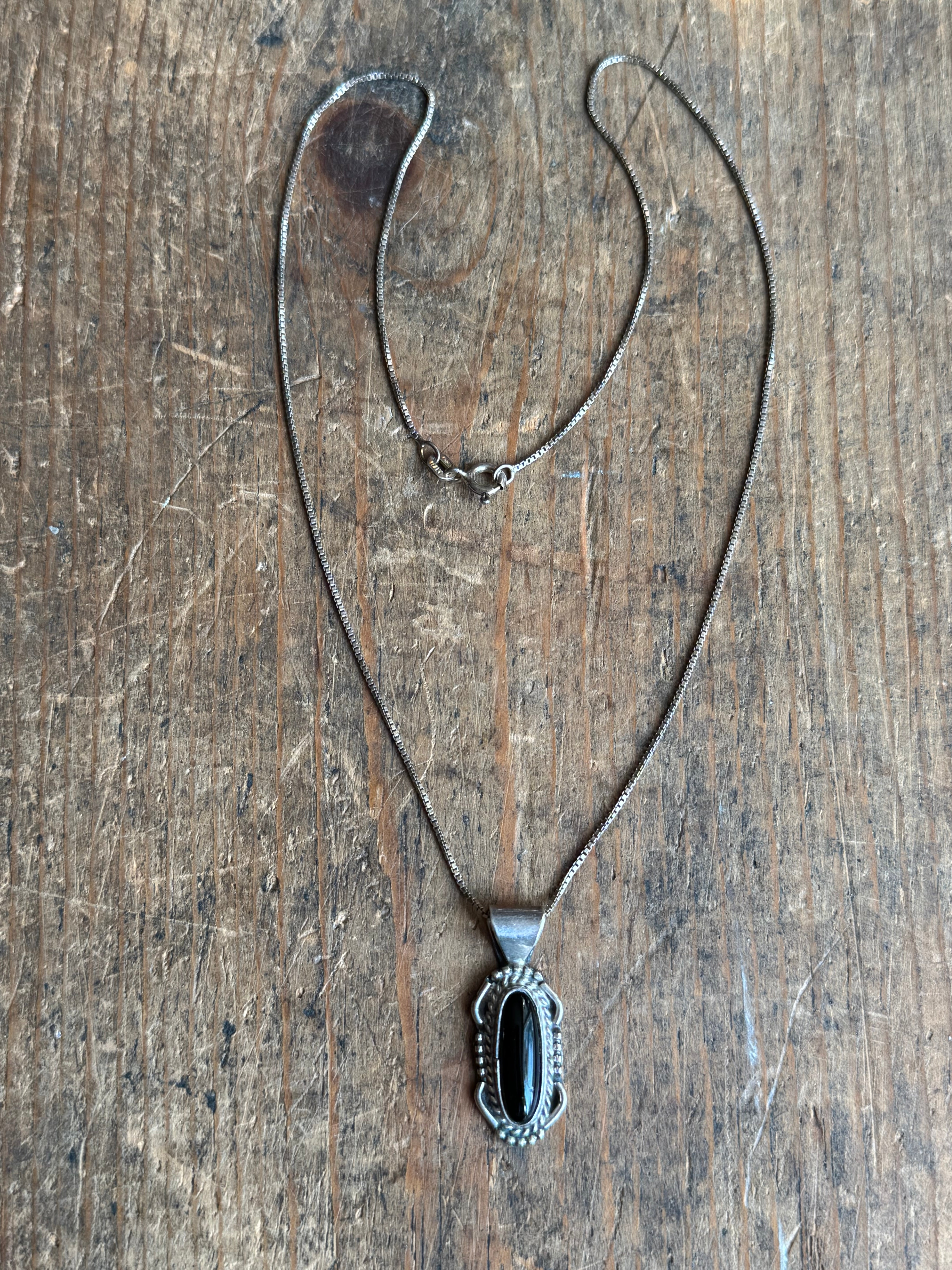 Vintage Sterling Silver Framed Onyx 15" Necklace