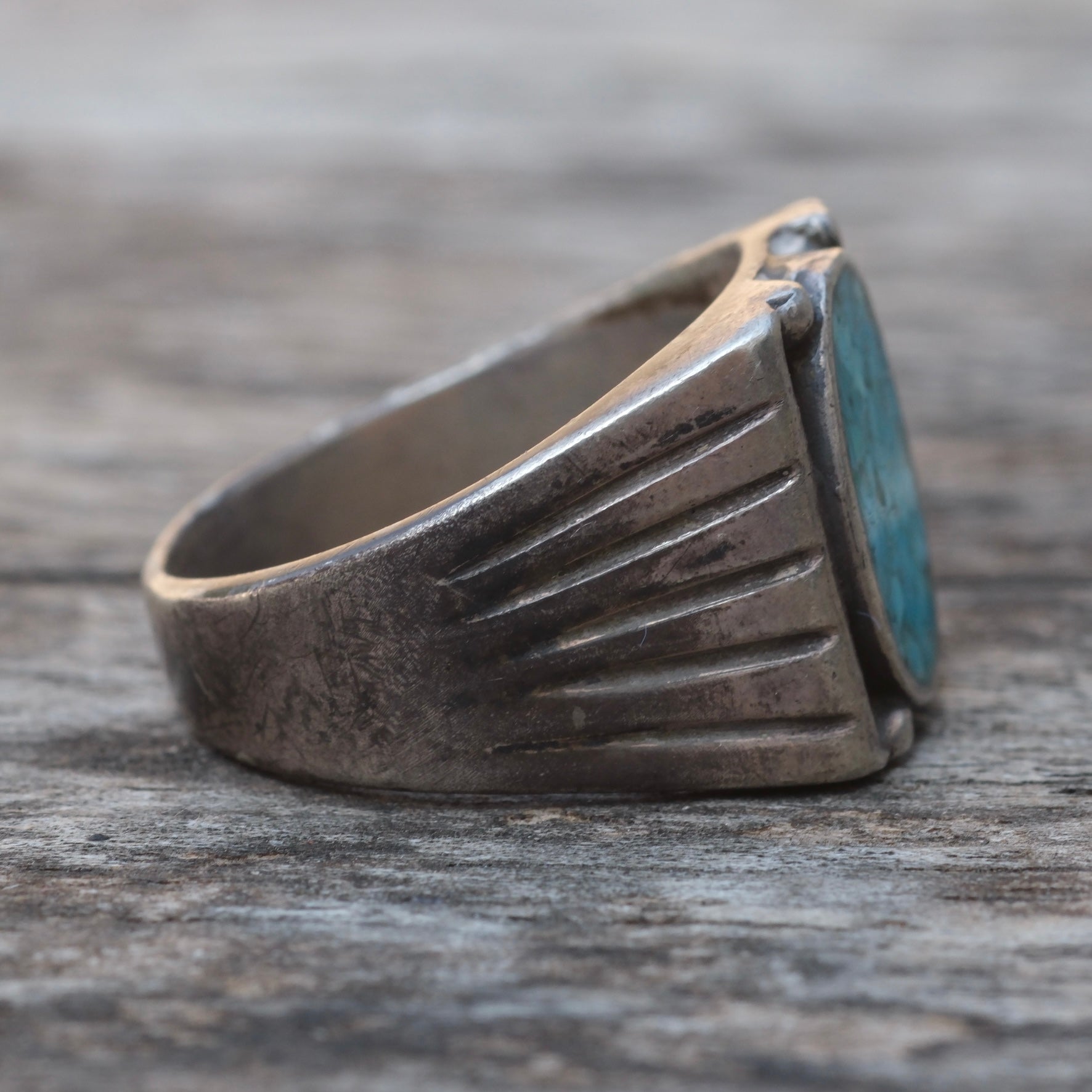 Vintage Sterling Crushed Turquoise Ribbed Band Ring 8.75