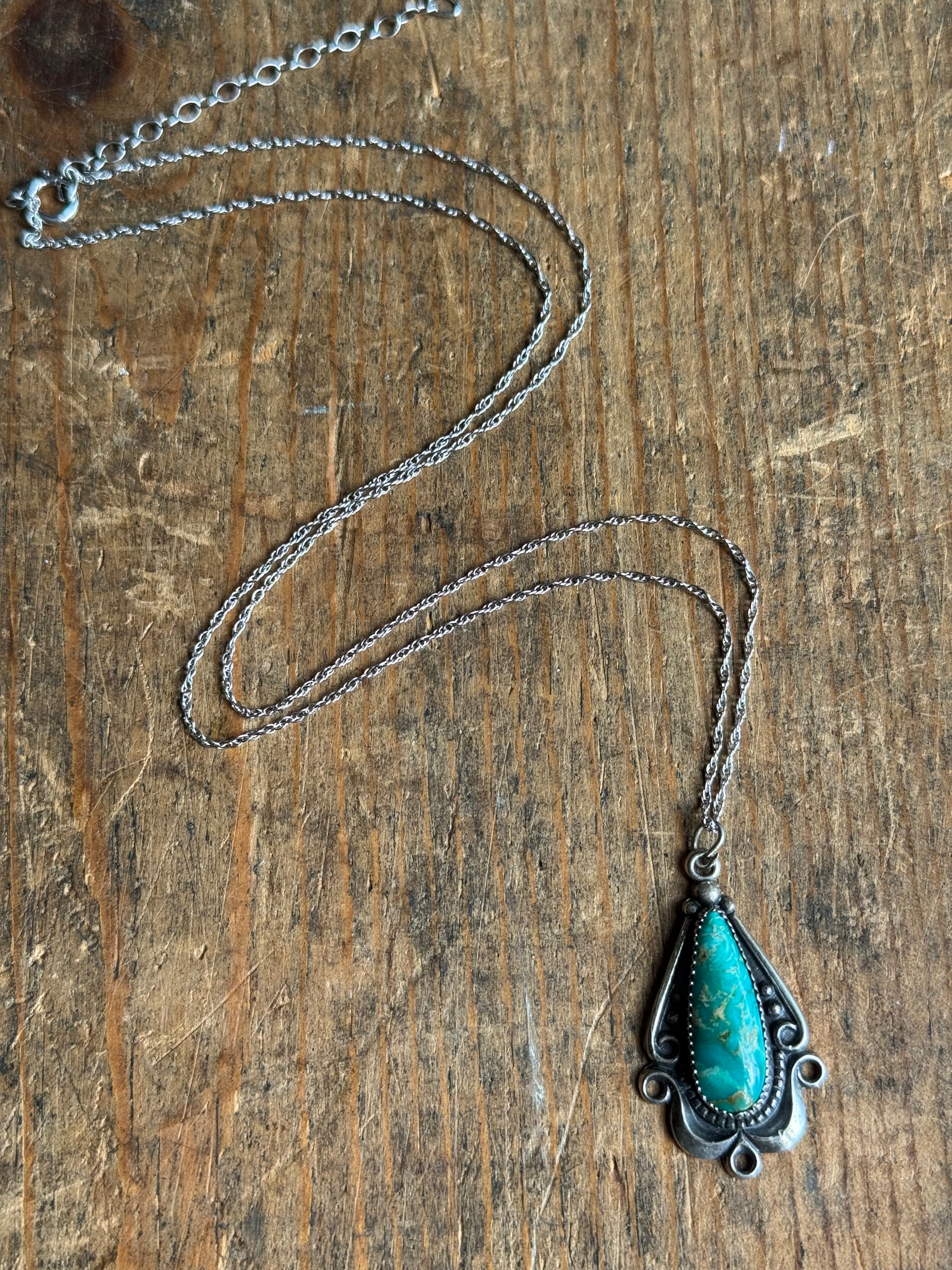 Vintage Sterling Silver Framed Turquoise 18" Necklace