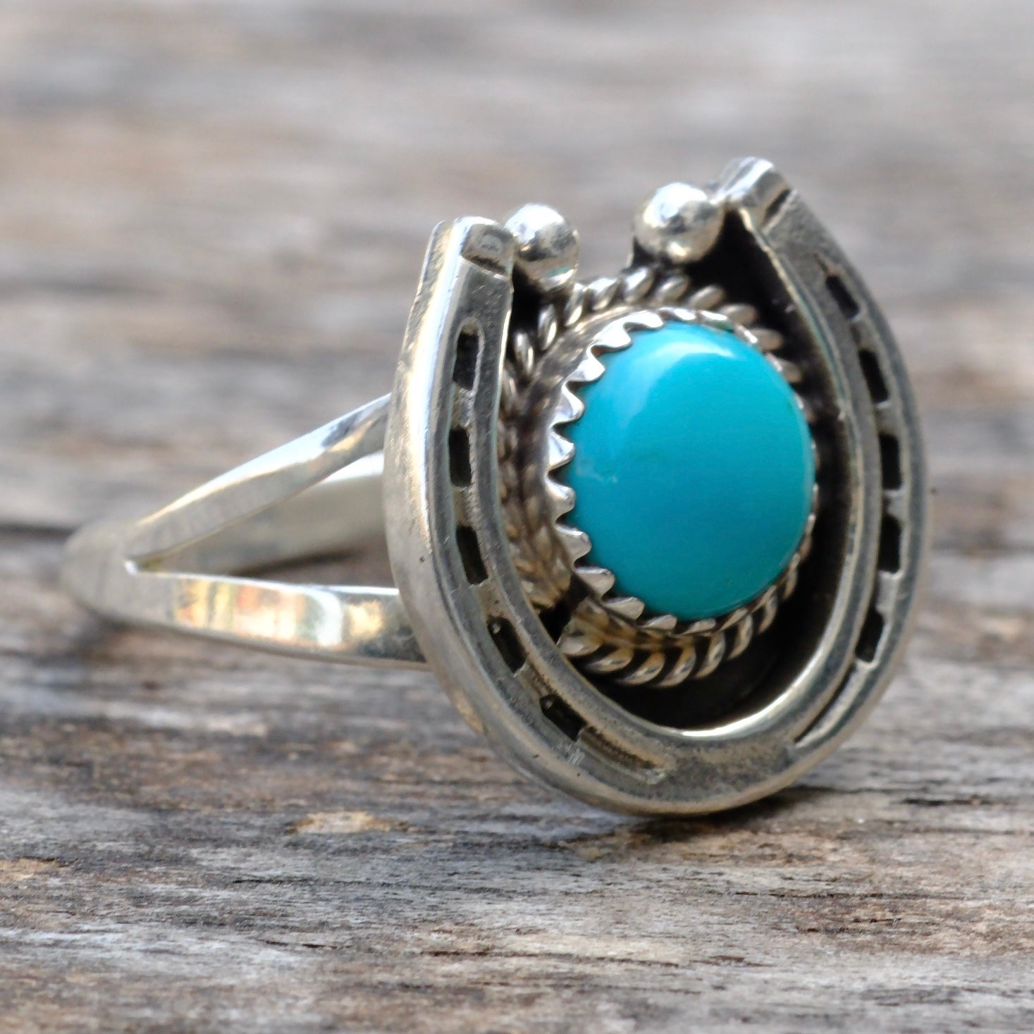 Vintage Sterling Turquoise Horseshoe Ring 8.5