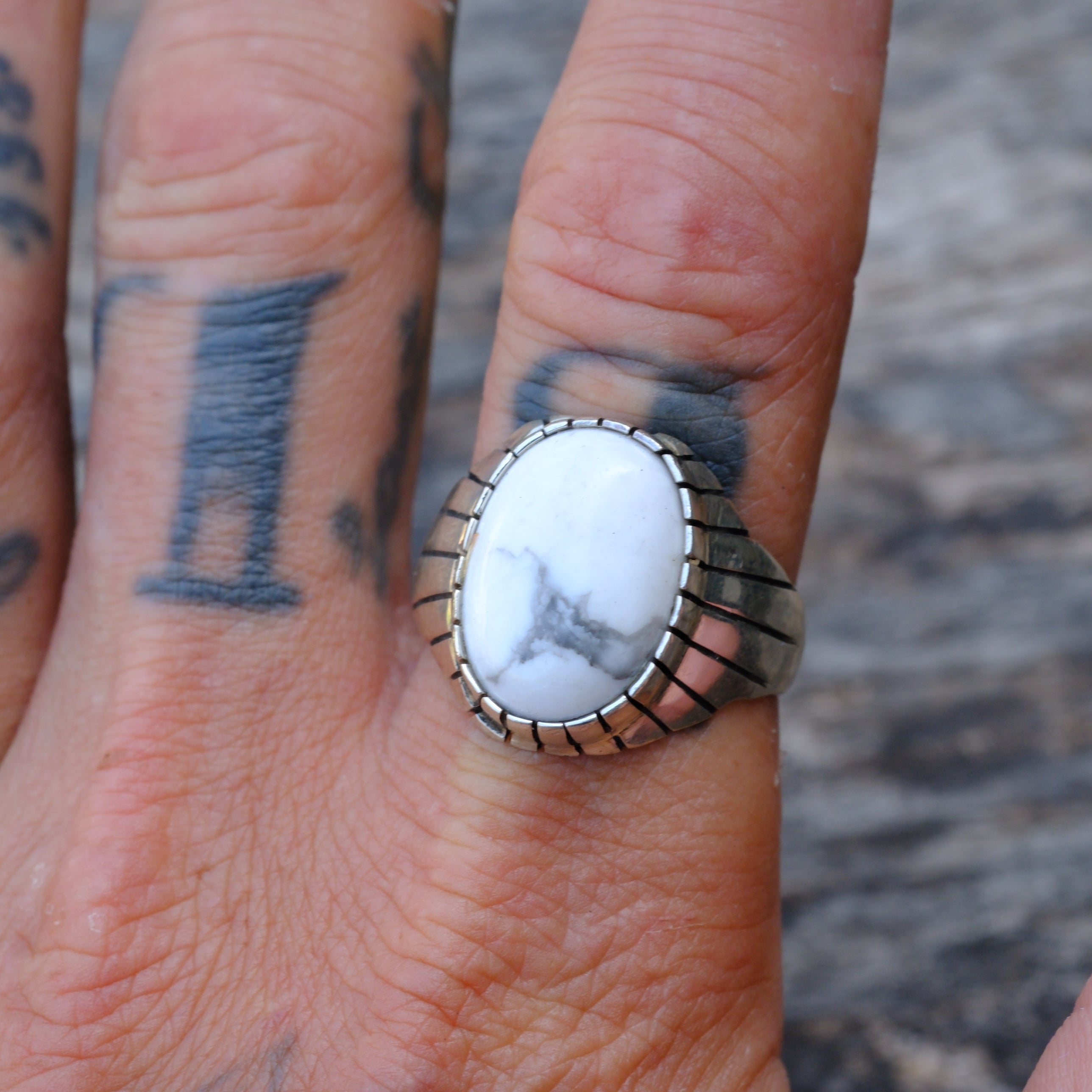 Vintage Sterling White Buffalo Ribbed Band Ring 12