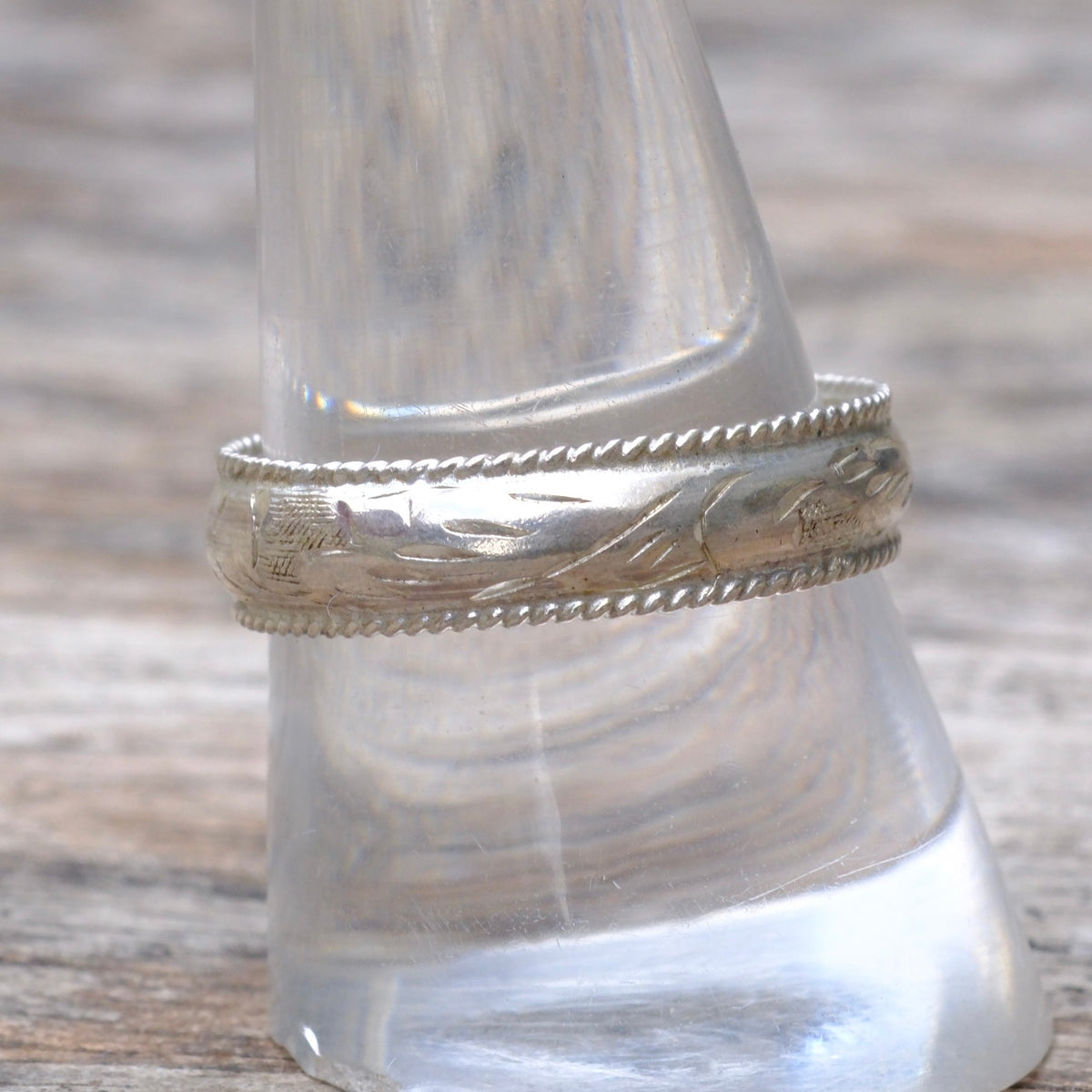 Vintage Sterling Scroll Band Ring 10