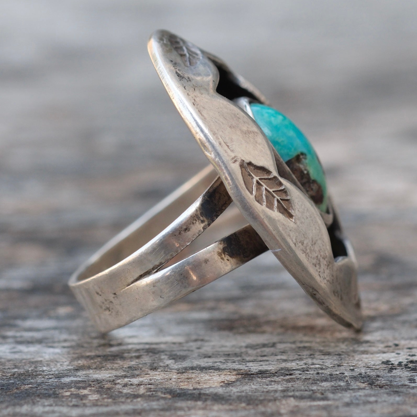 Vintage Sterling Turquoise Stamped Leaf Ring 5.5