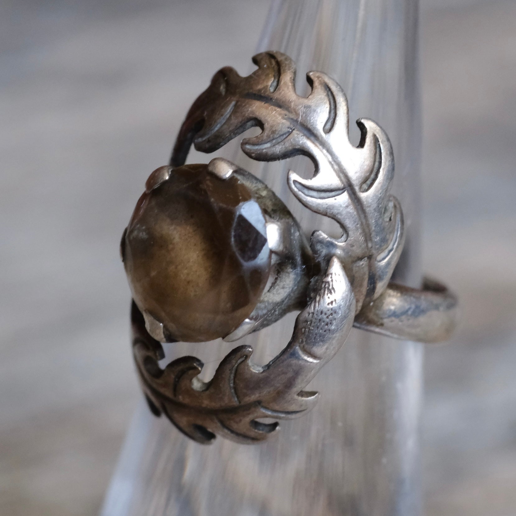 Vintage Sterling White Glass Leaf Ring 4.5
