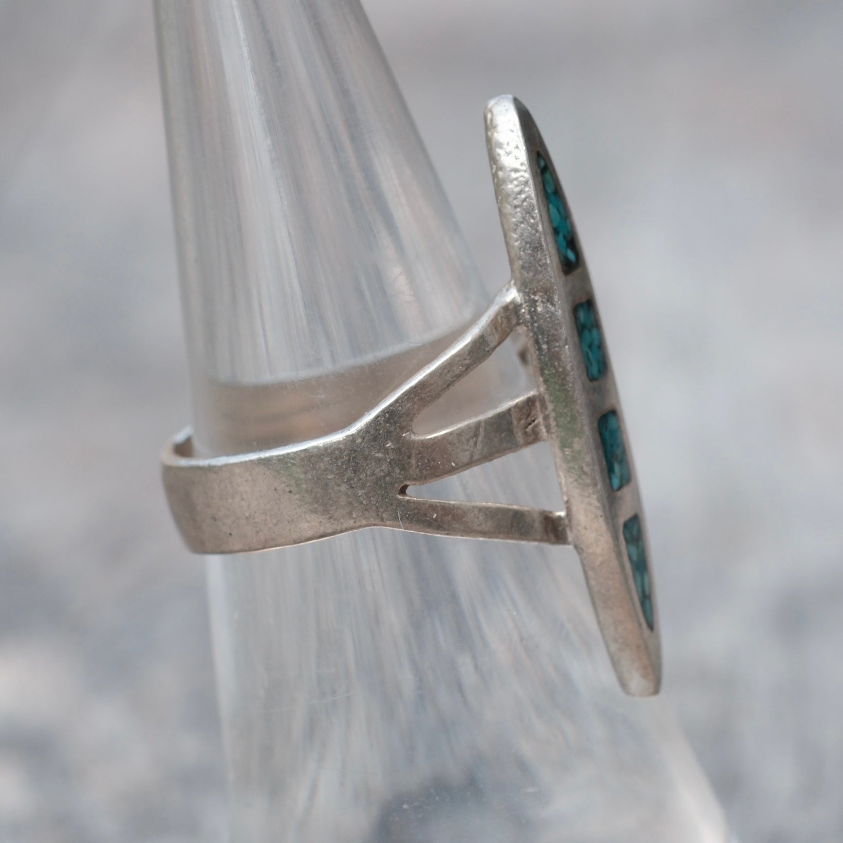 Vintage Sterling Crushed Turquoise Inlay Ring 5.75
