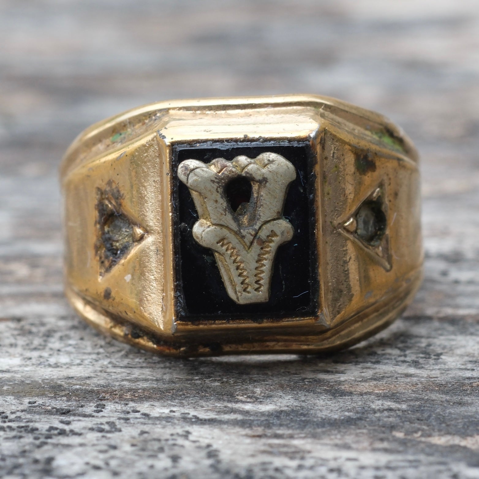 Vintage GoldToned V Initial Signet Ring 7