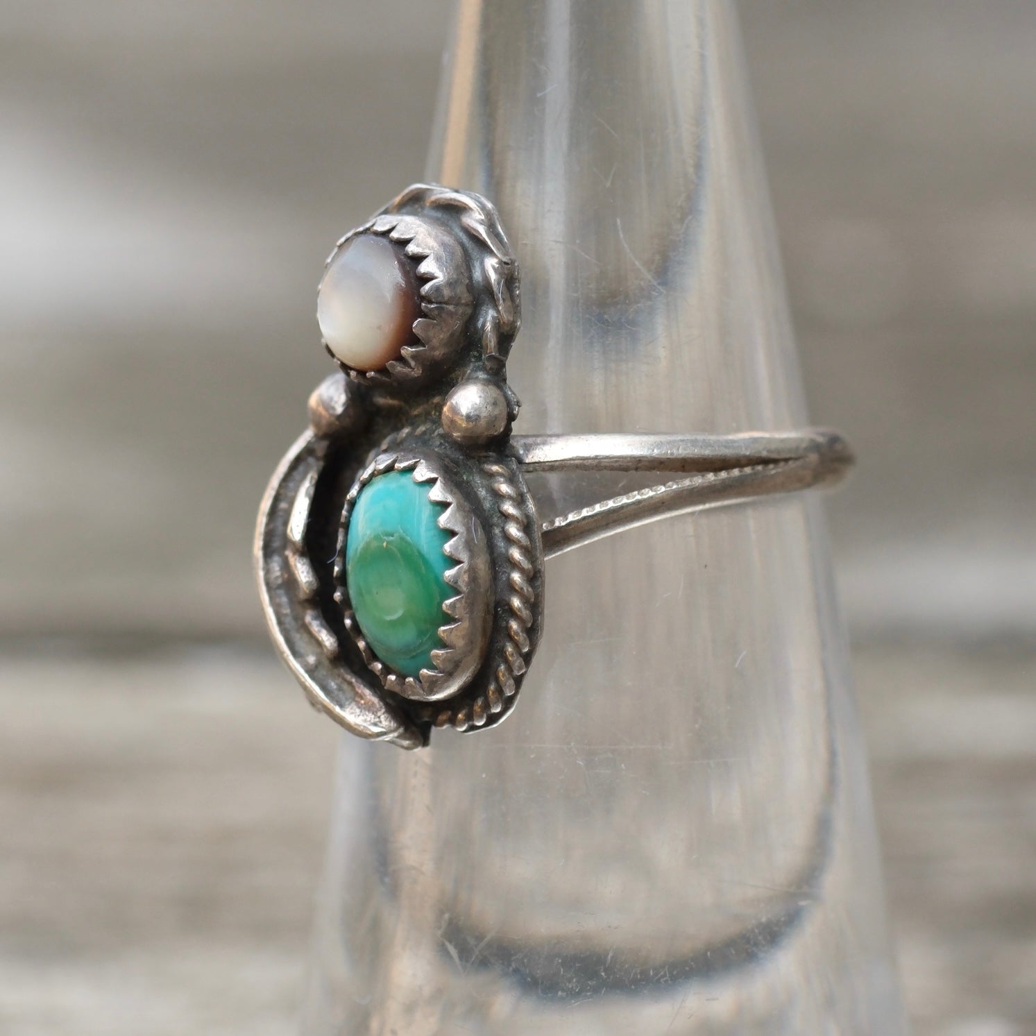 Vintage Sterling Turquoise and MOP Feather Ring 5.25