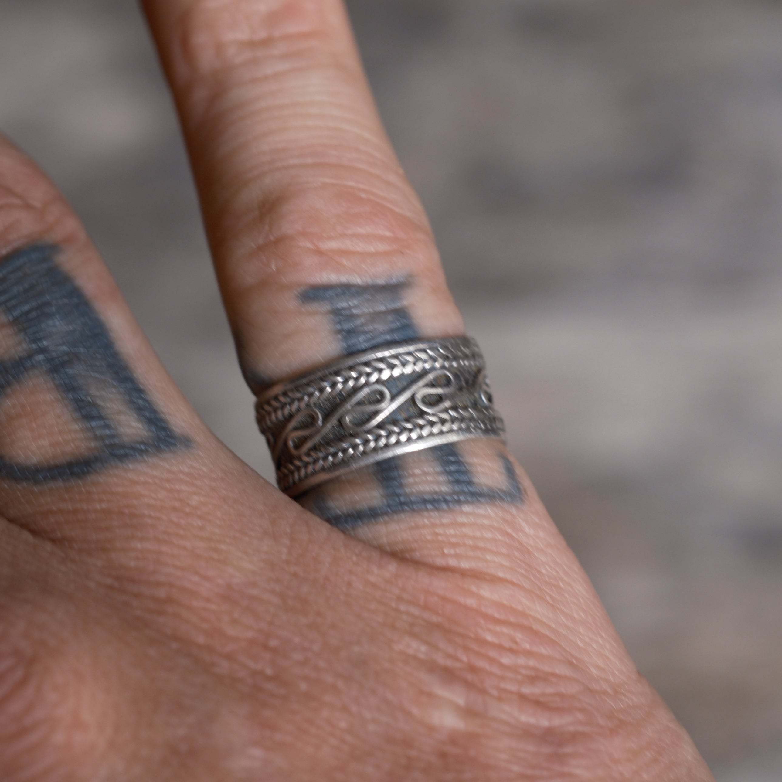 Vintage Sterling Silver Band Ring 5.75