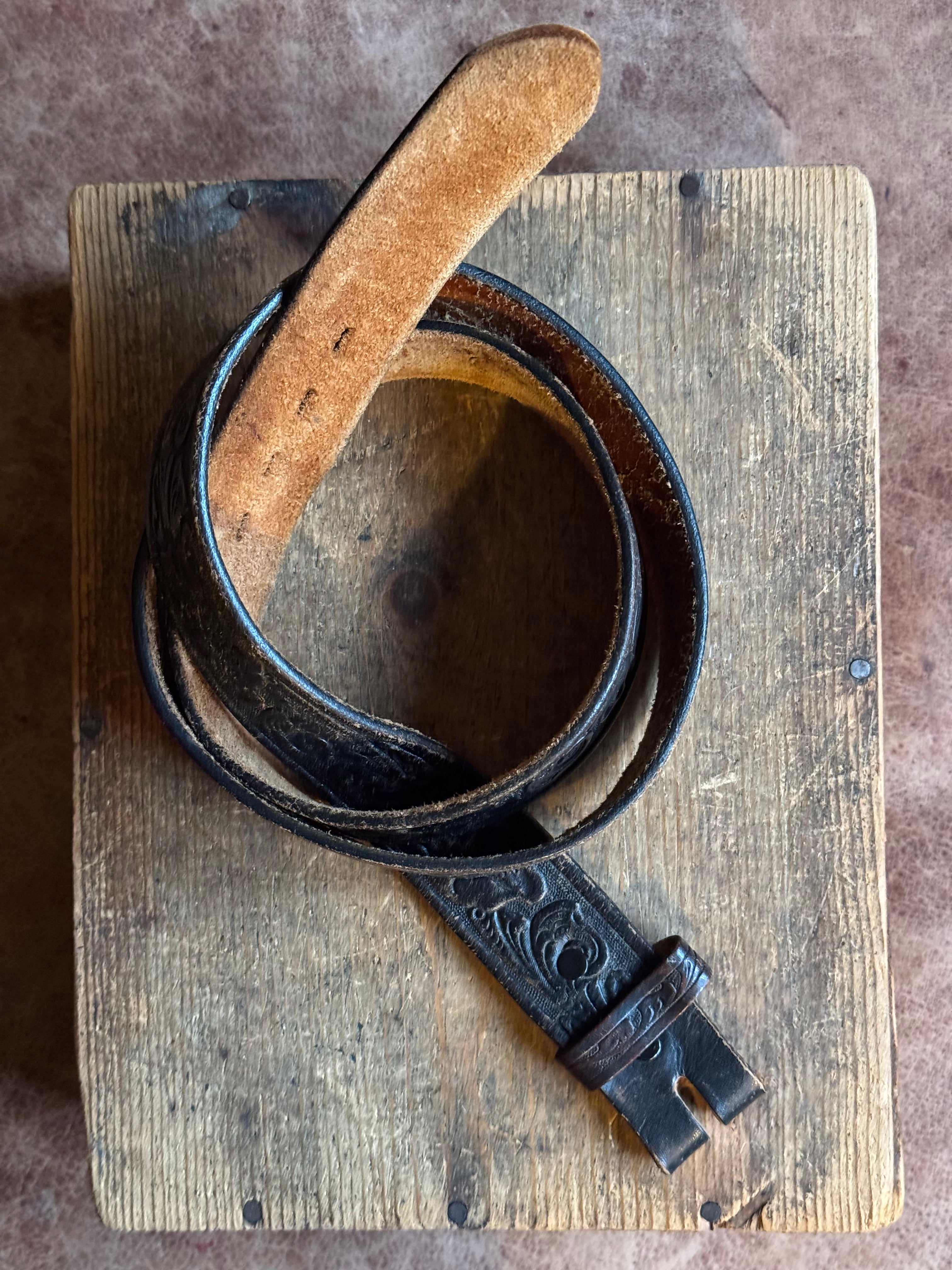 Vintage Dark Brown Flower Tooled Leather Belt