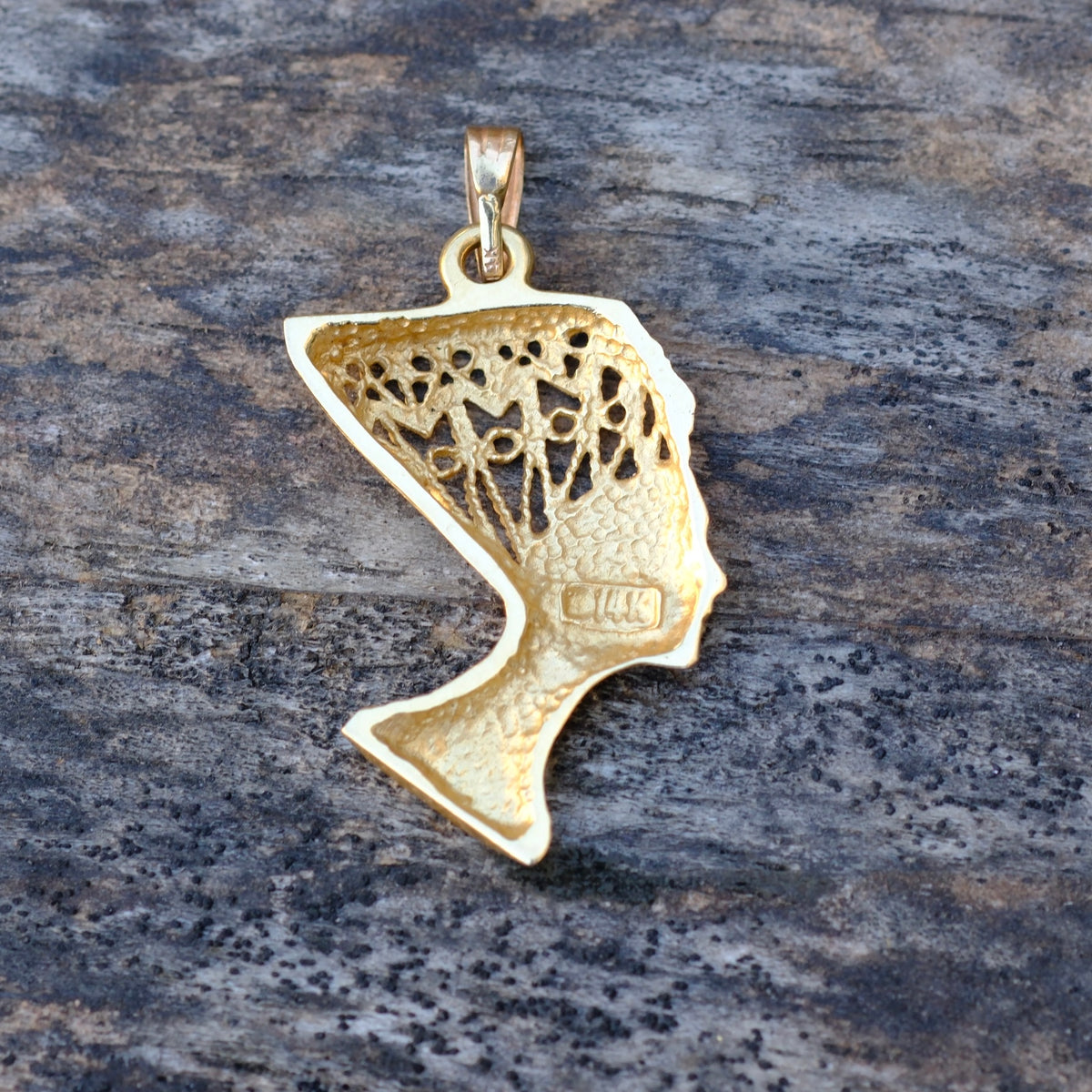 Vintage 14K Gold Nefertiti Pendant 1"