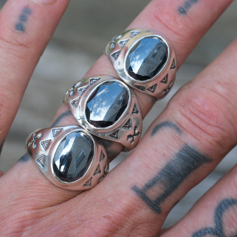1980's Vintage Sterling Hematite Stamped Arrows Ring