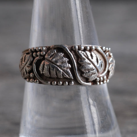 Vintage Sterling Leaf Ring 8.25