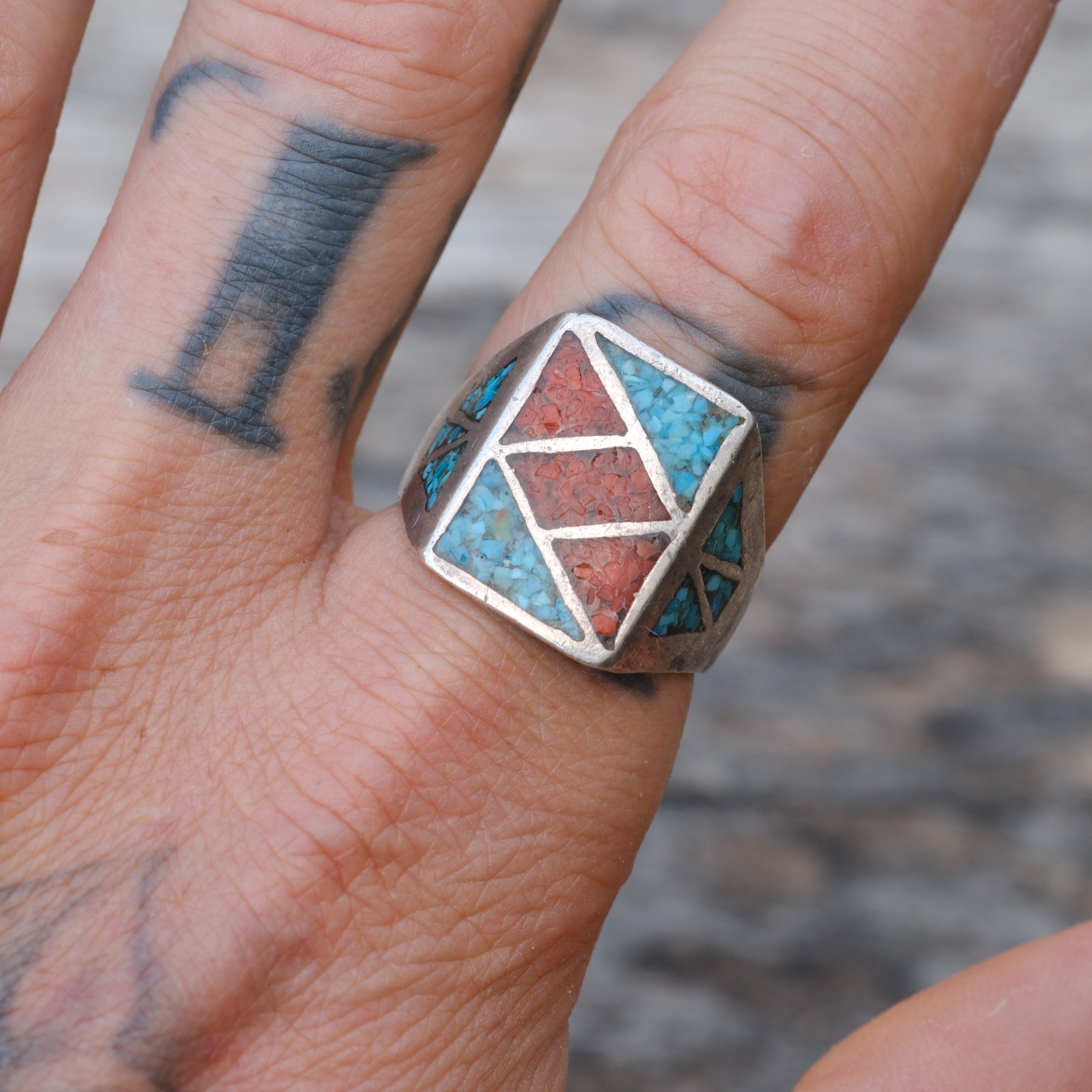 Vintage Sterling Crushed Turquoise and Coral Inlay Ring 10.25