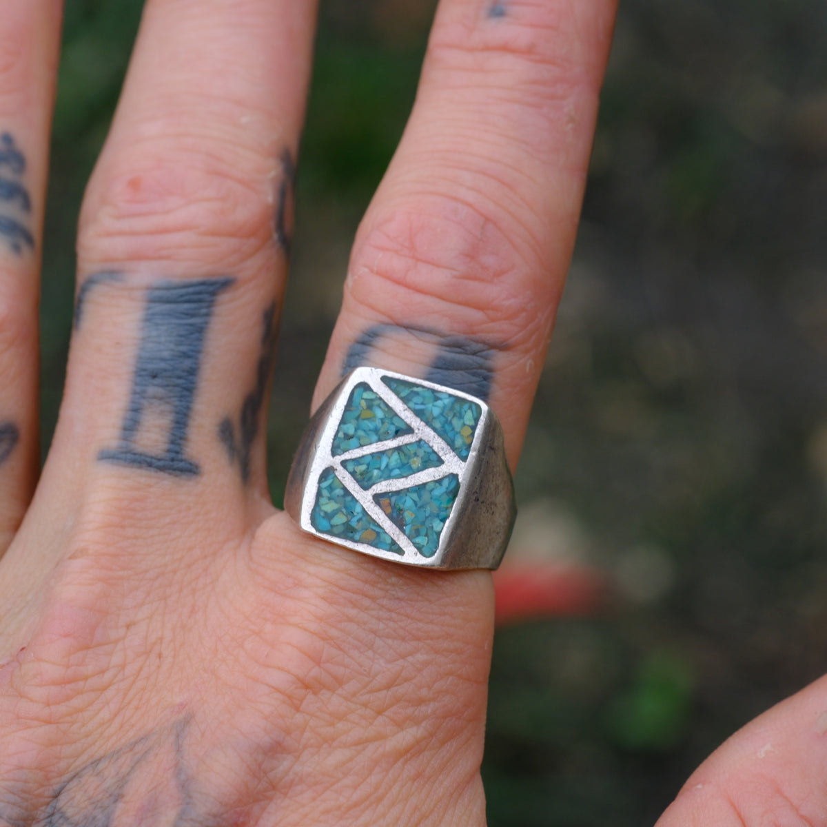 Vintage Sterling Crushed Turquoise Inlay Ring 9.75