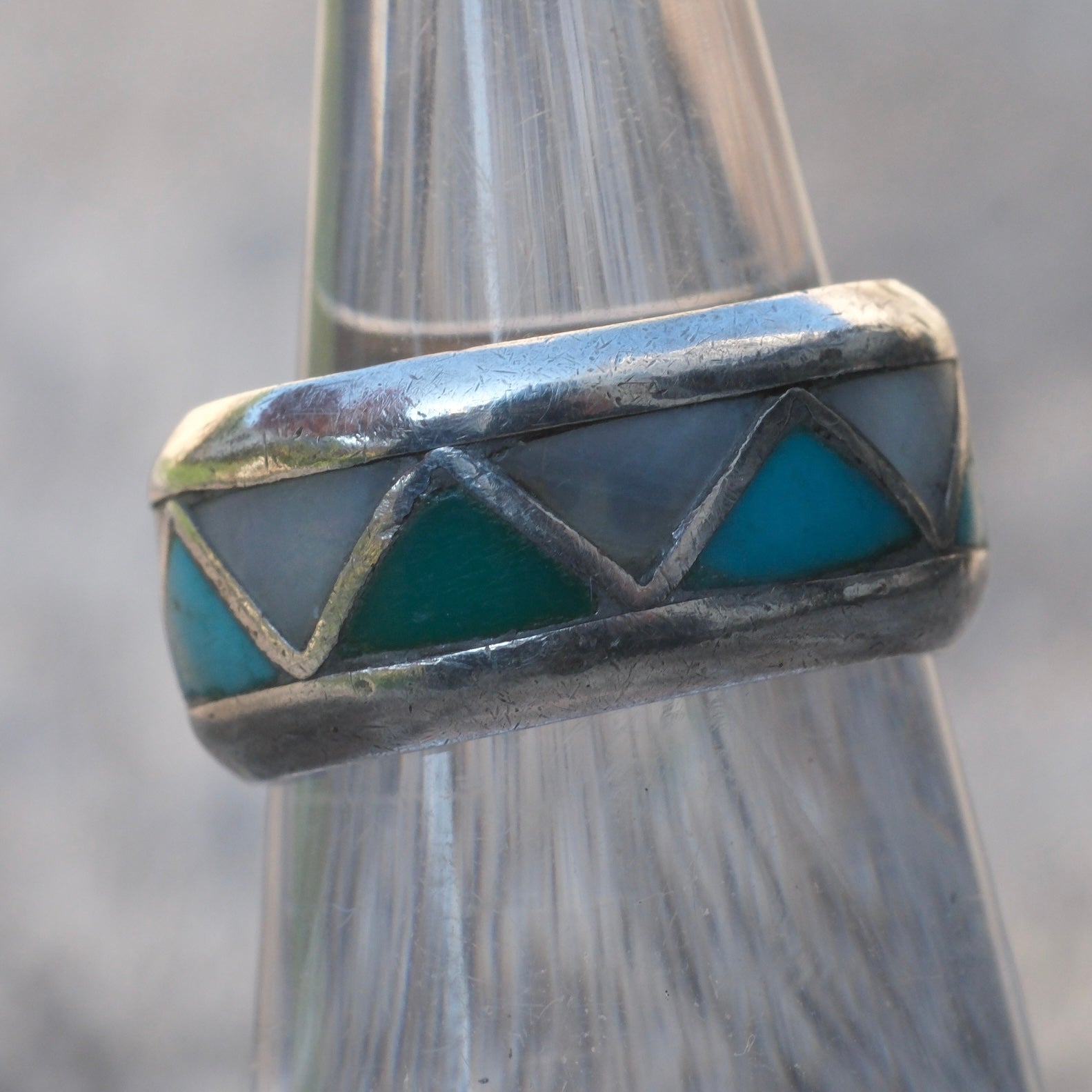Vintage Sterling Turquoise and Mother Of Pearl Inlay Band Ring 4