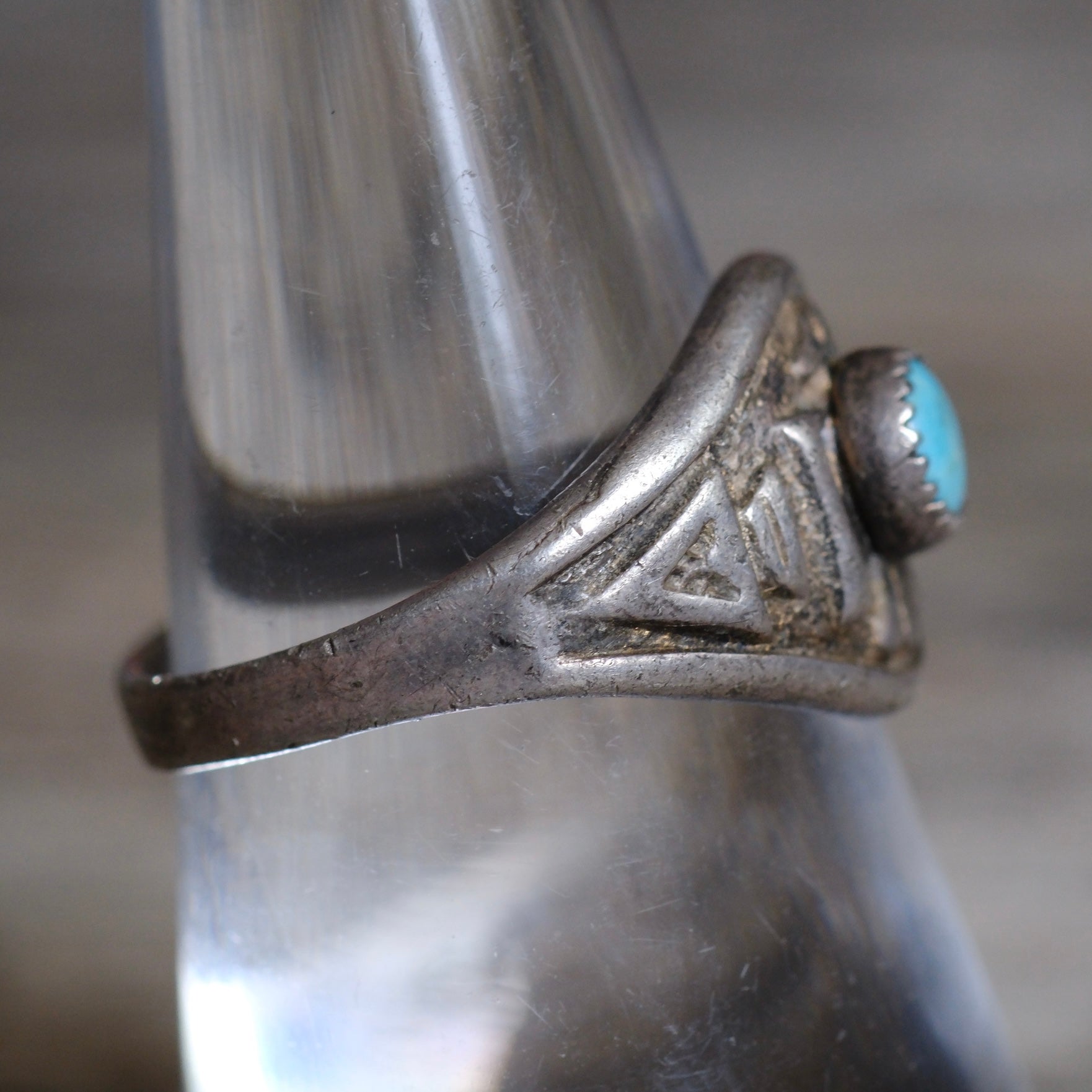 Vintage Sterling Turquoise Thunderbird Band Ring 8.25