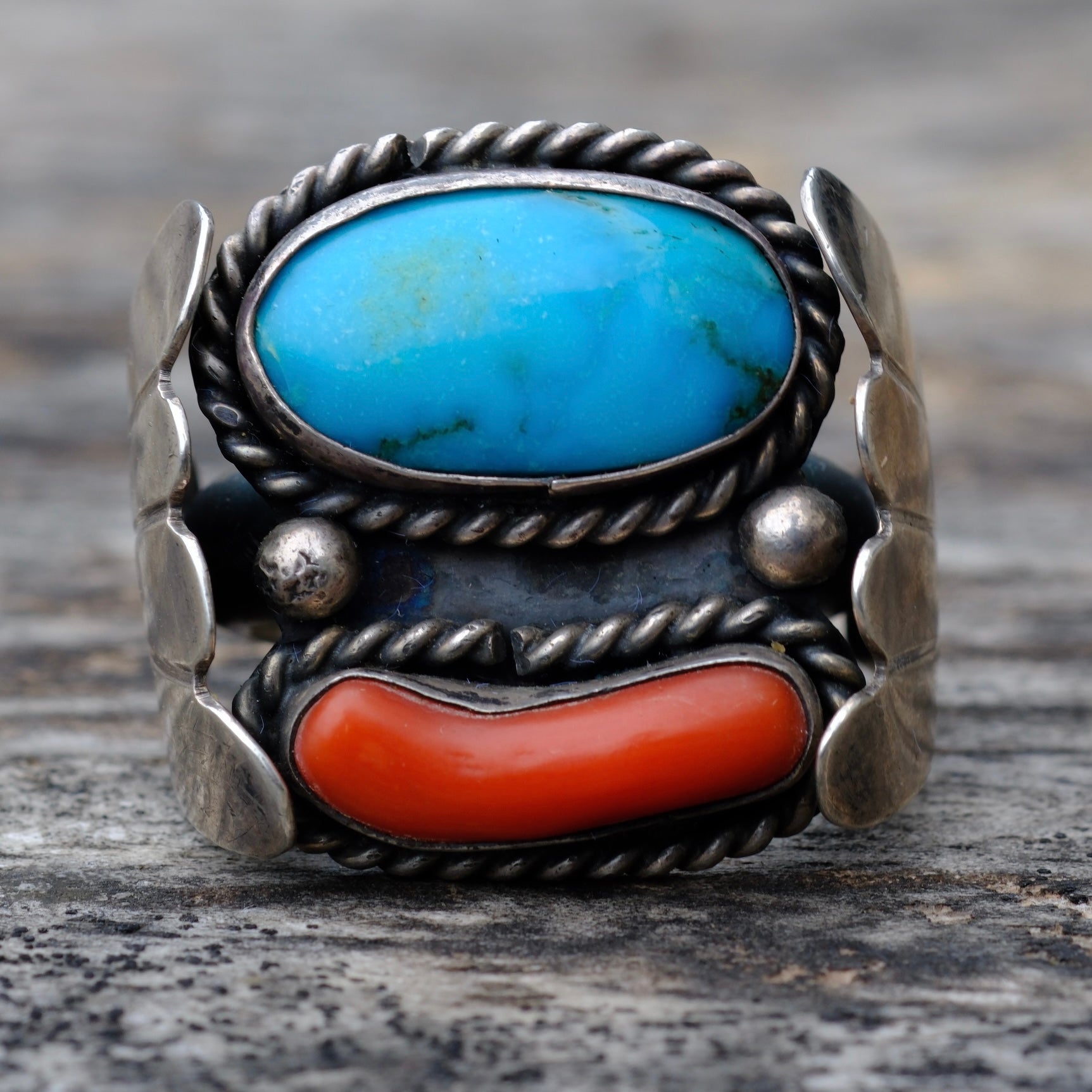 Vintage Sterling Turquoise and Coral Ribbed Band Ring 7.75
