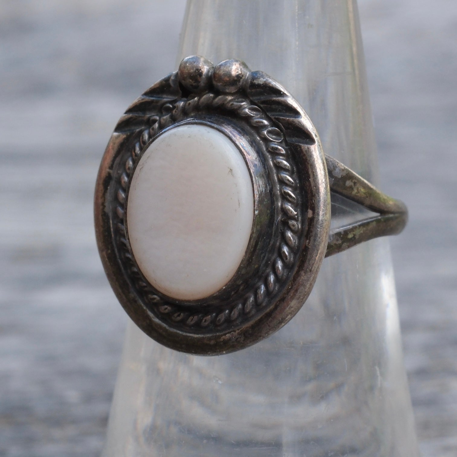 Vintage Sterling Mother Of Pearl Roper Ring 6.5