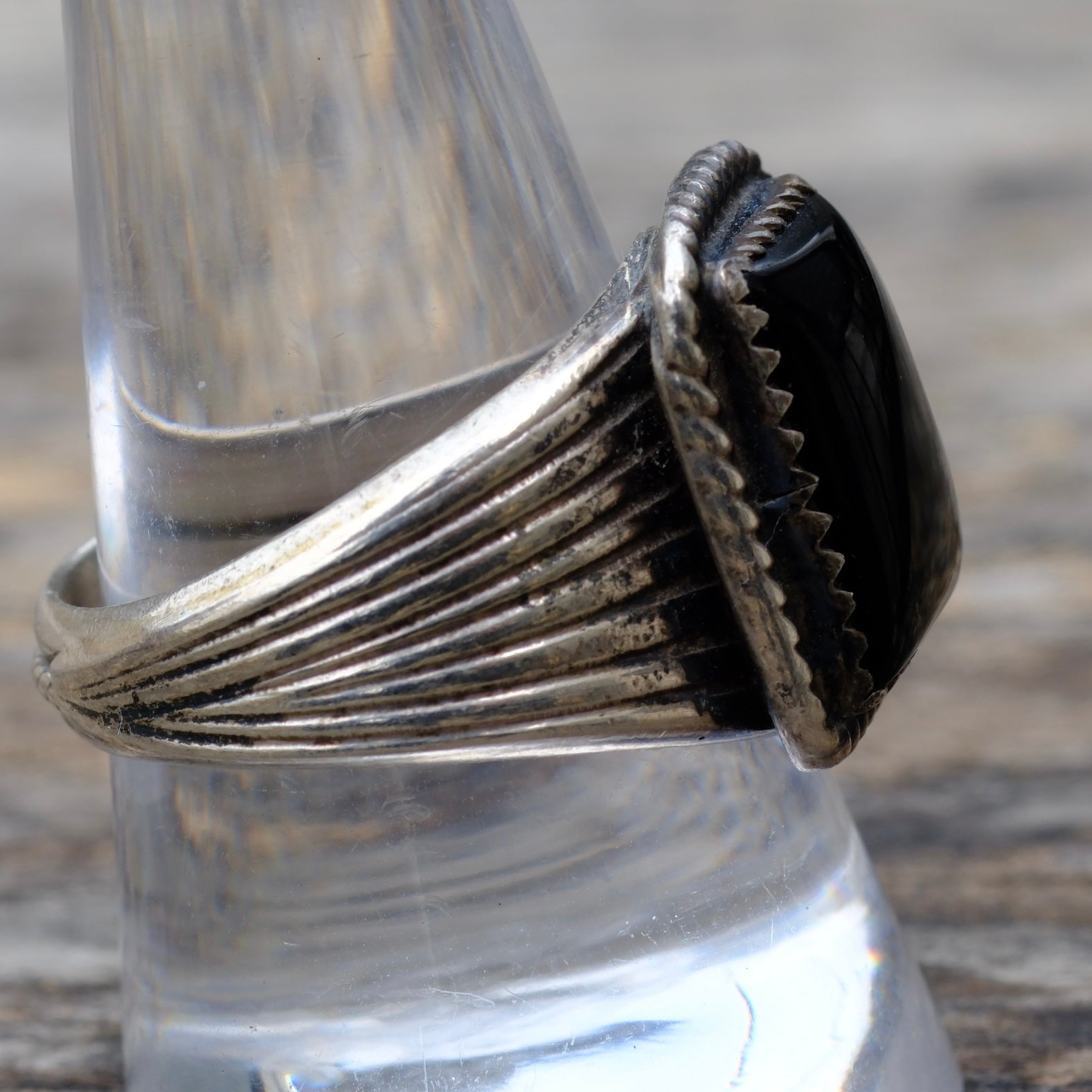 Vintage Sterling Onyx Ribbed Band Ring 10.25