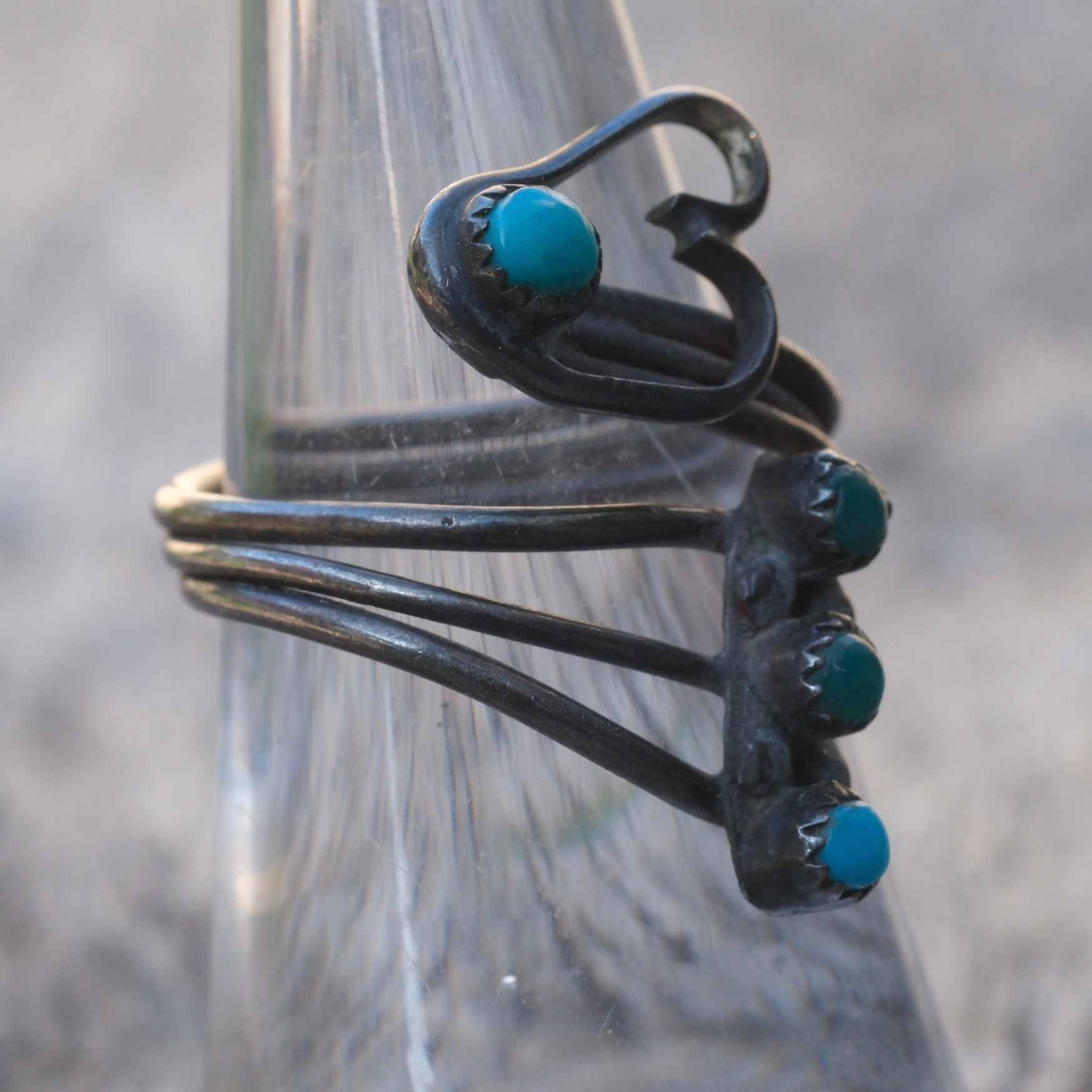 Vintage Sterling Turquoise Heart Overpass Ring 6.5