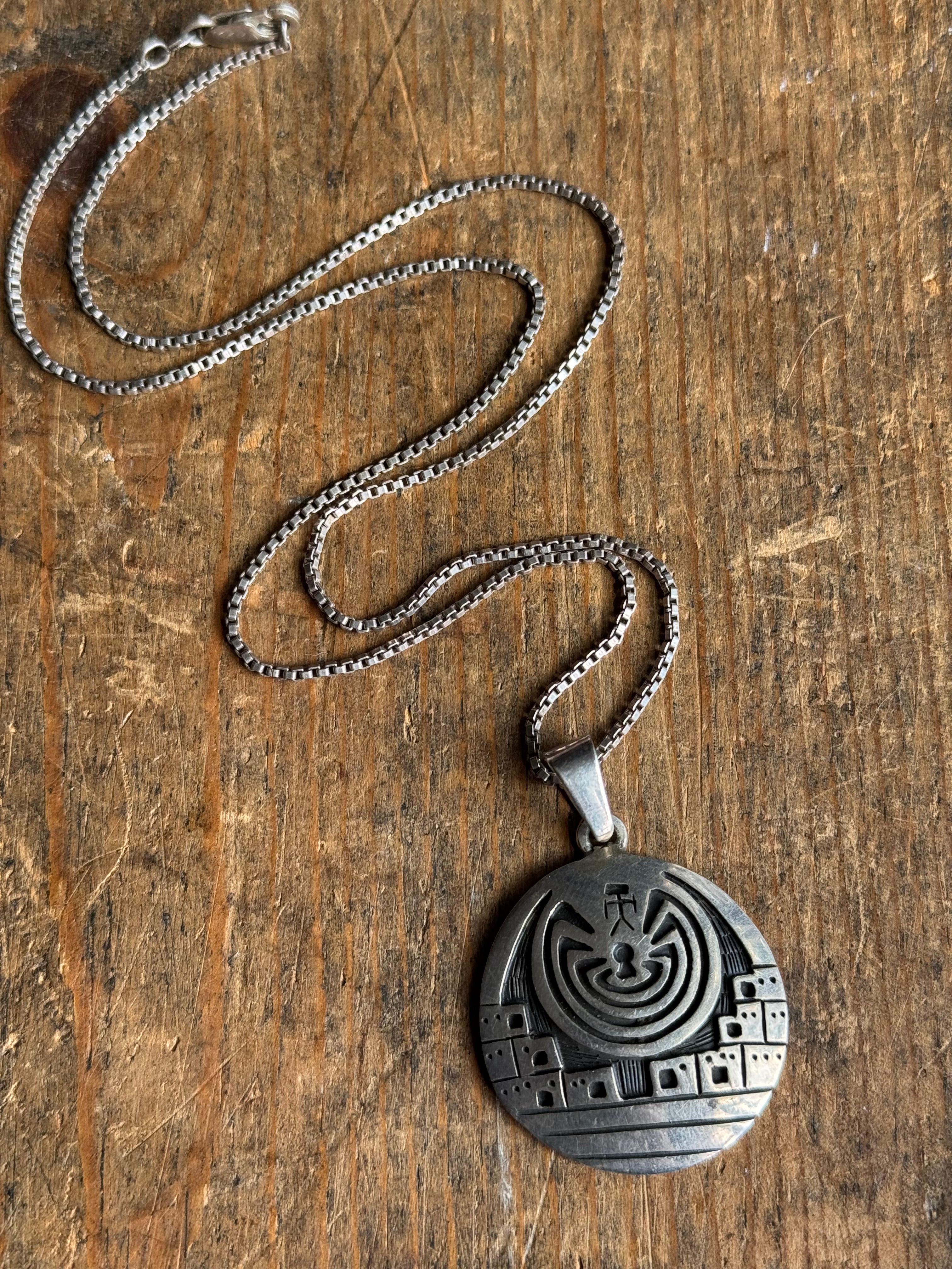Vintage Sterling Silver Hopi Man in The Maze 19" Necklace