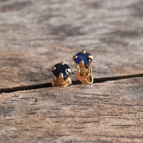 Vintage 14K Gold Blue Saphire Stud Earrings