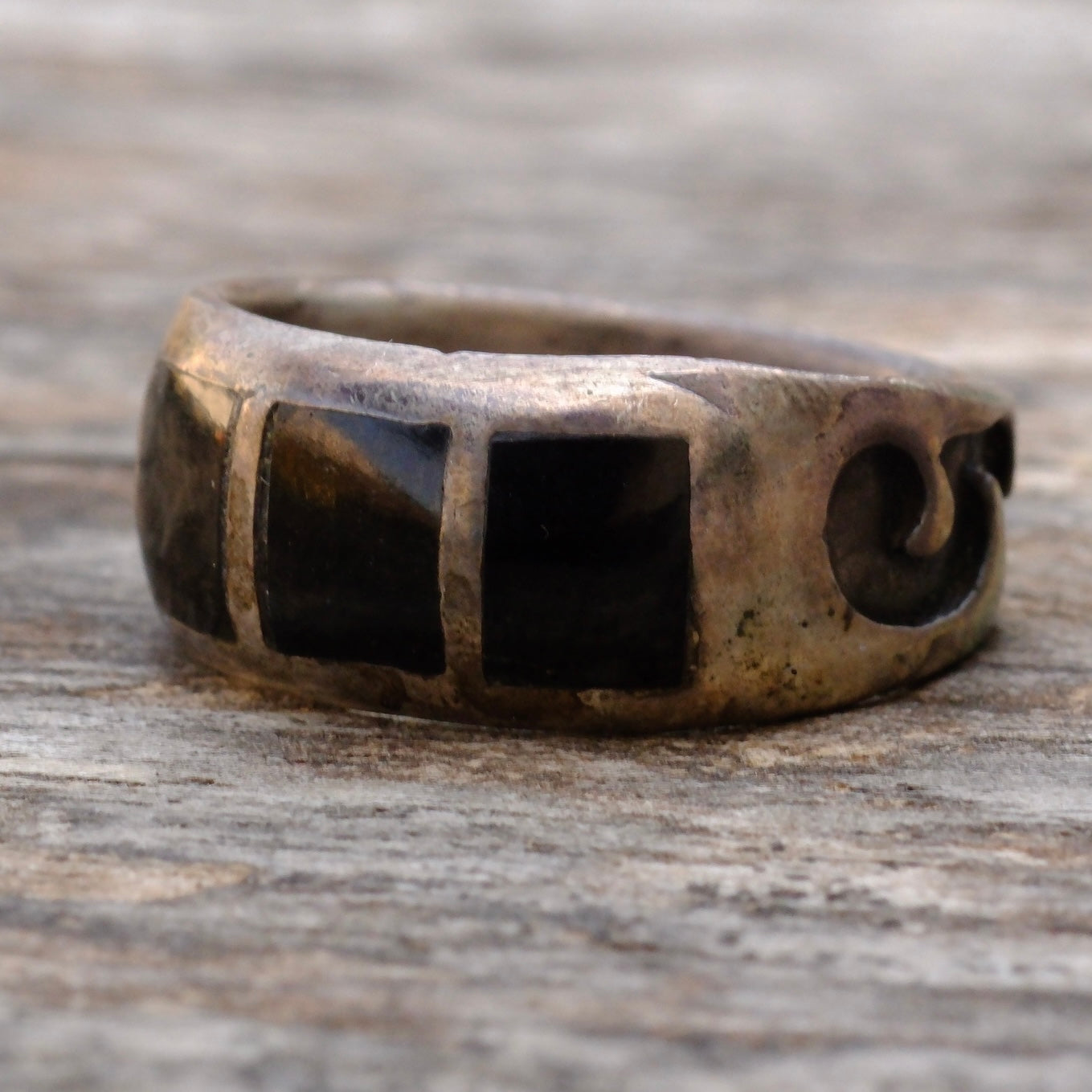 Vintage Sterling Onyx Inlay Stamped Band Ring 8.5