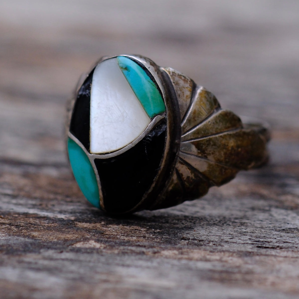 Vintage Sterling Multi Stone Inlay Ribbed Band Ring 7