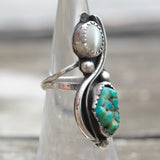 Vintage Sterling Turquoise and Mother Of Pearl Ring 5