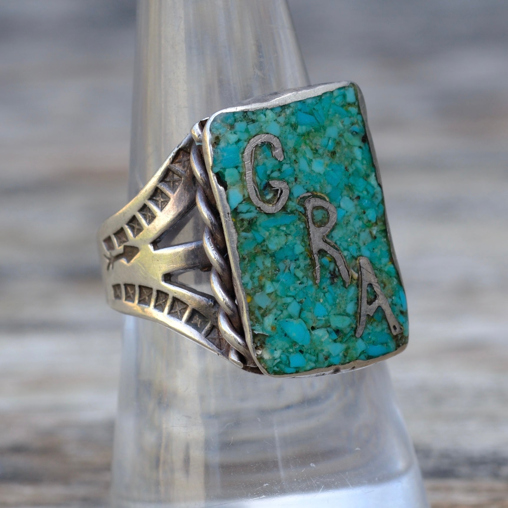 Vintage Sterling Crushed Turquoise Inlay Initial Ring 8.5