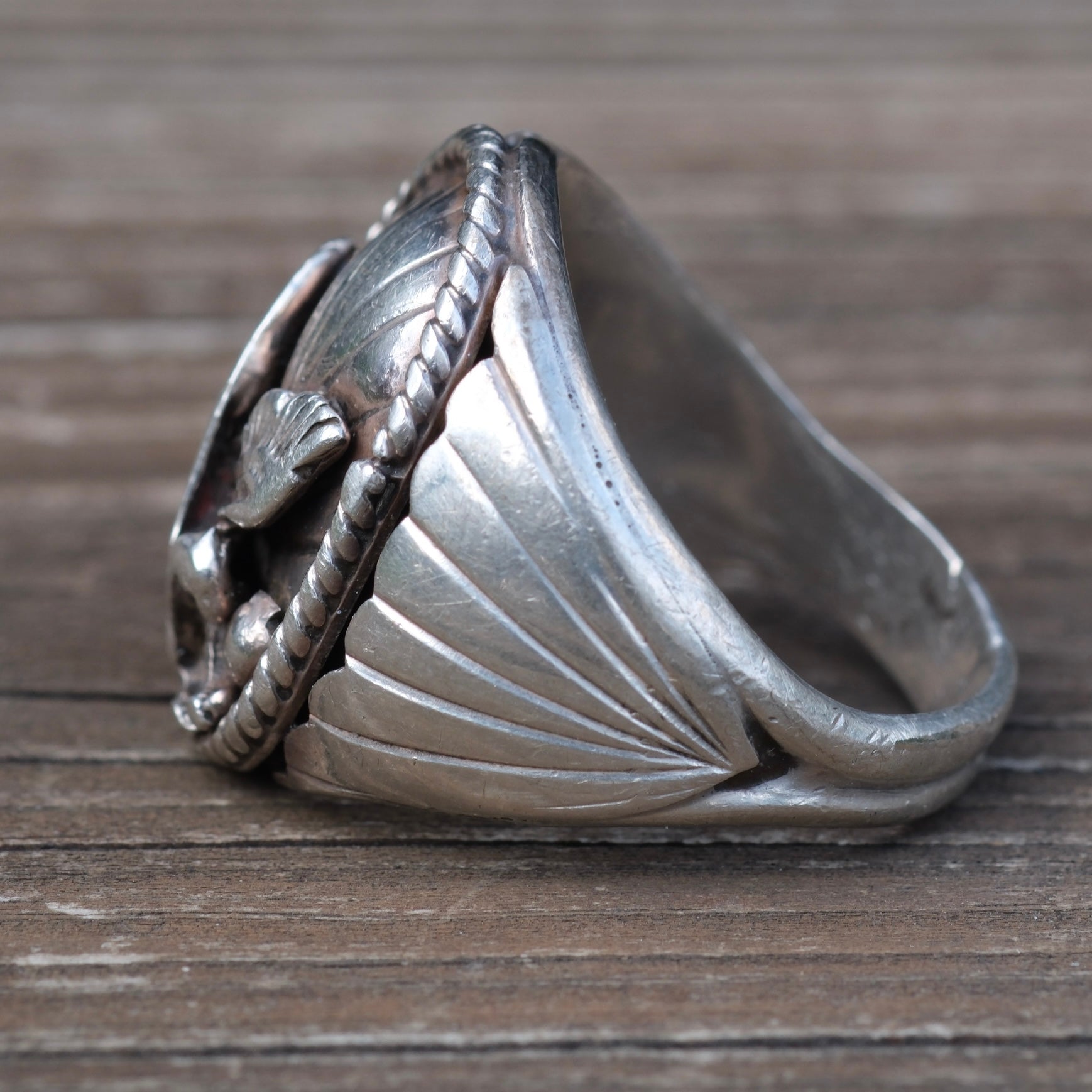 Vintage Sterling Silver Eagle Ribbed Band Ring 9.75