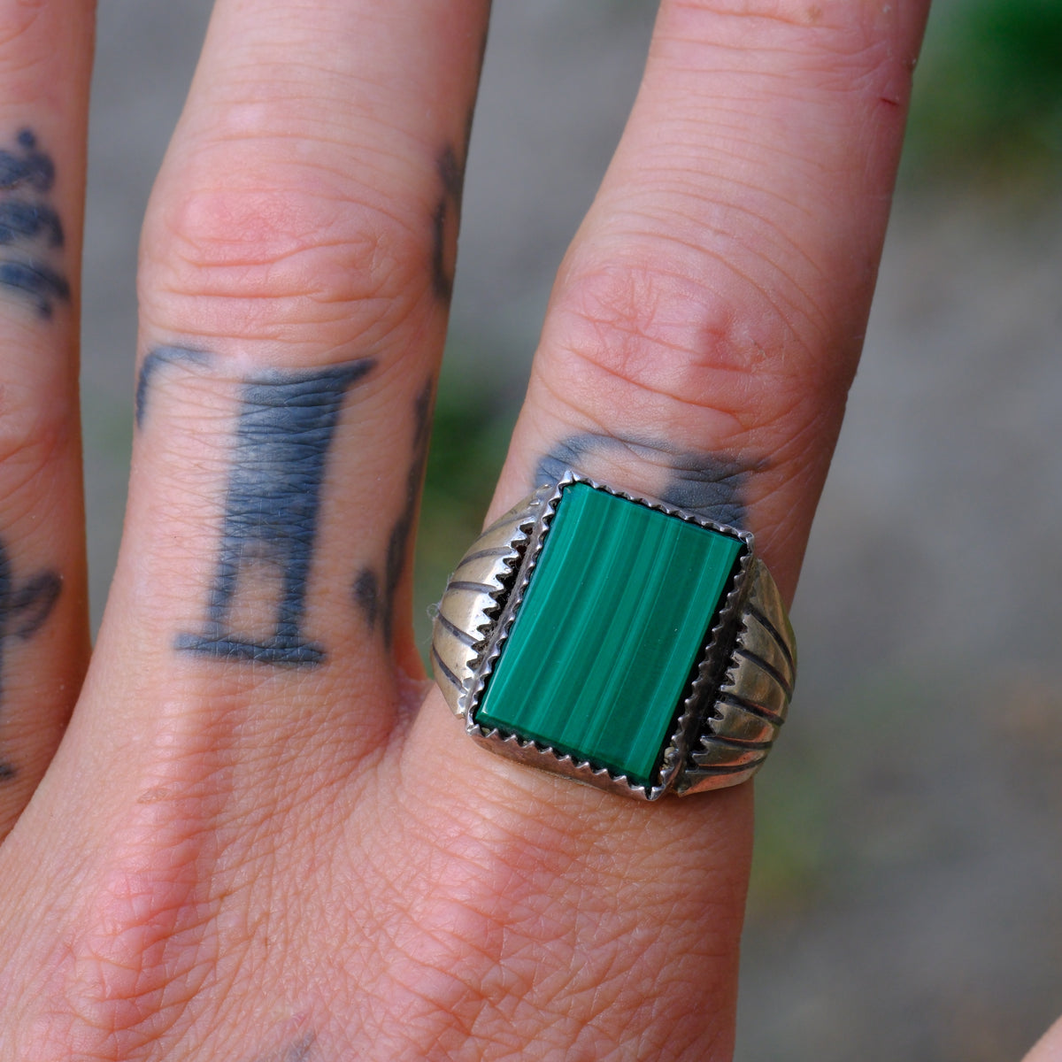 Vintage Sterling Malachite Ribbed Band Ring 10.75