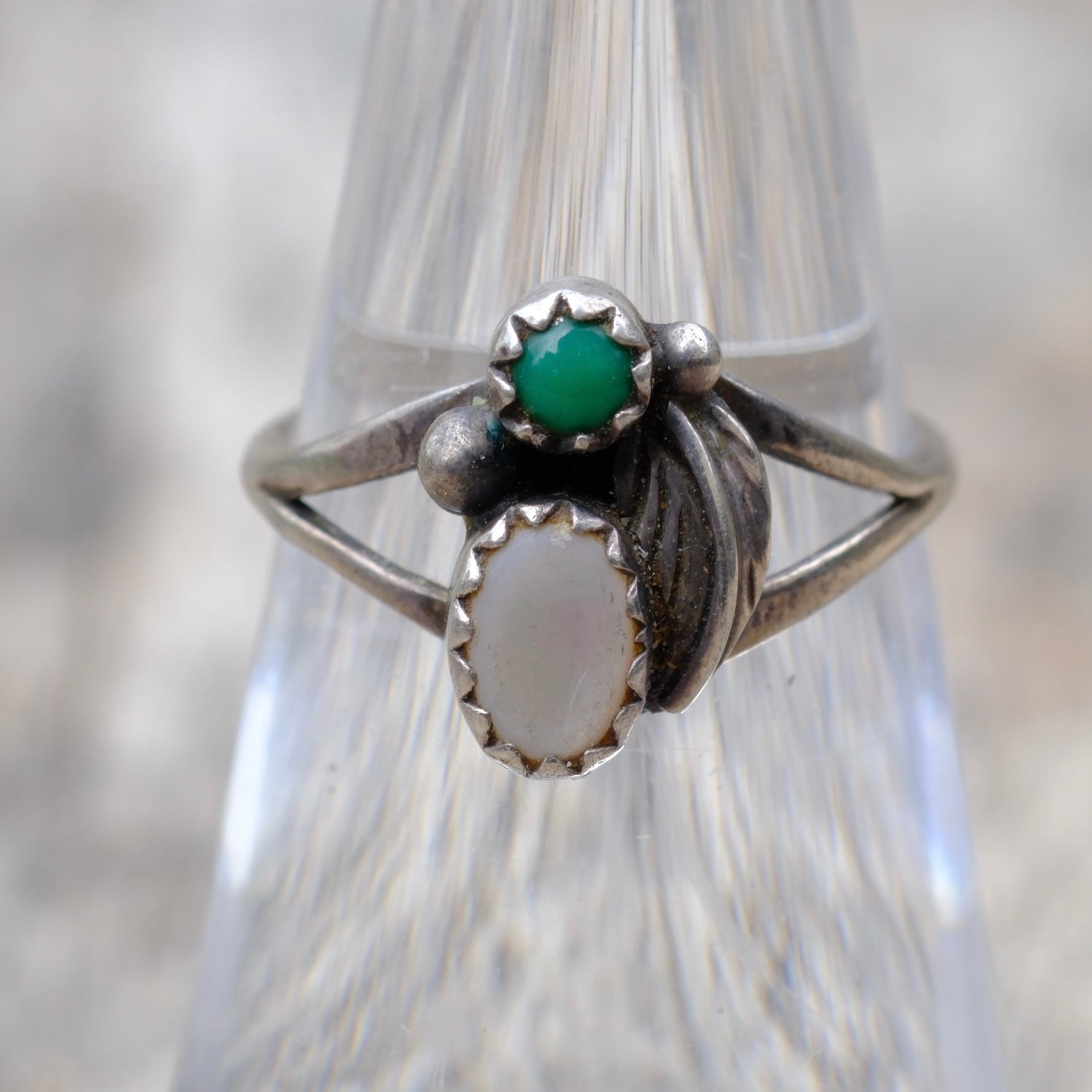 Vintage Sterling Turquoise and Mother Of Pearl Feather Ring 5.25