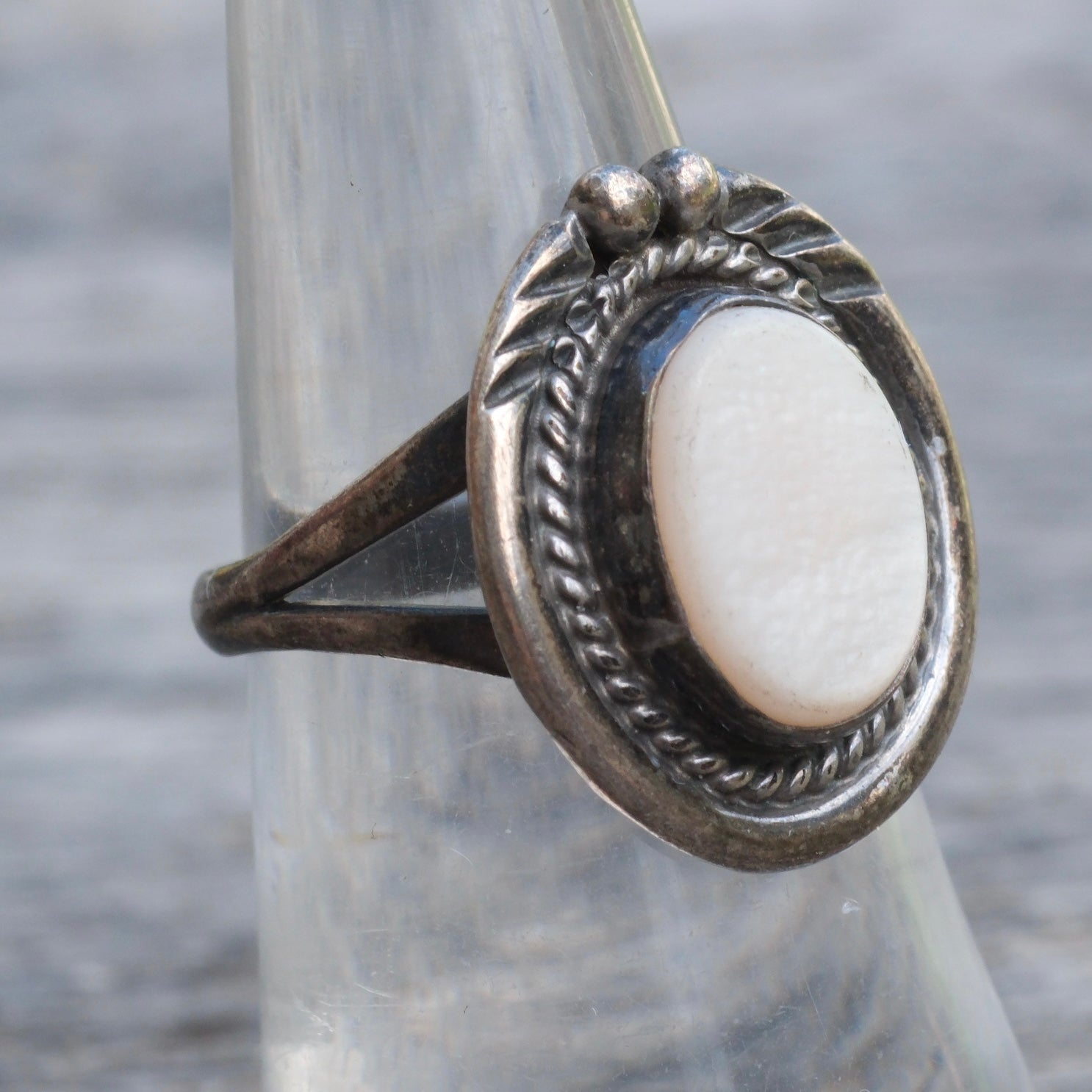Vintage Sterling Mother Of Pearl Roper Ring 6.5