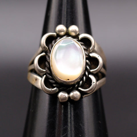 Vintage Sterling Mother Of Pearl Ring 6