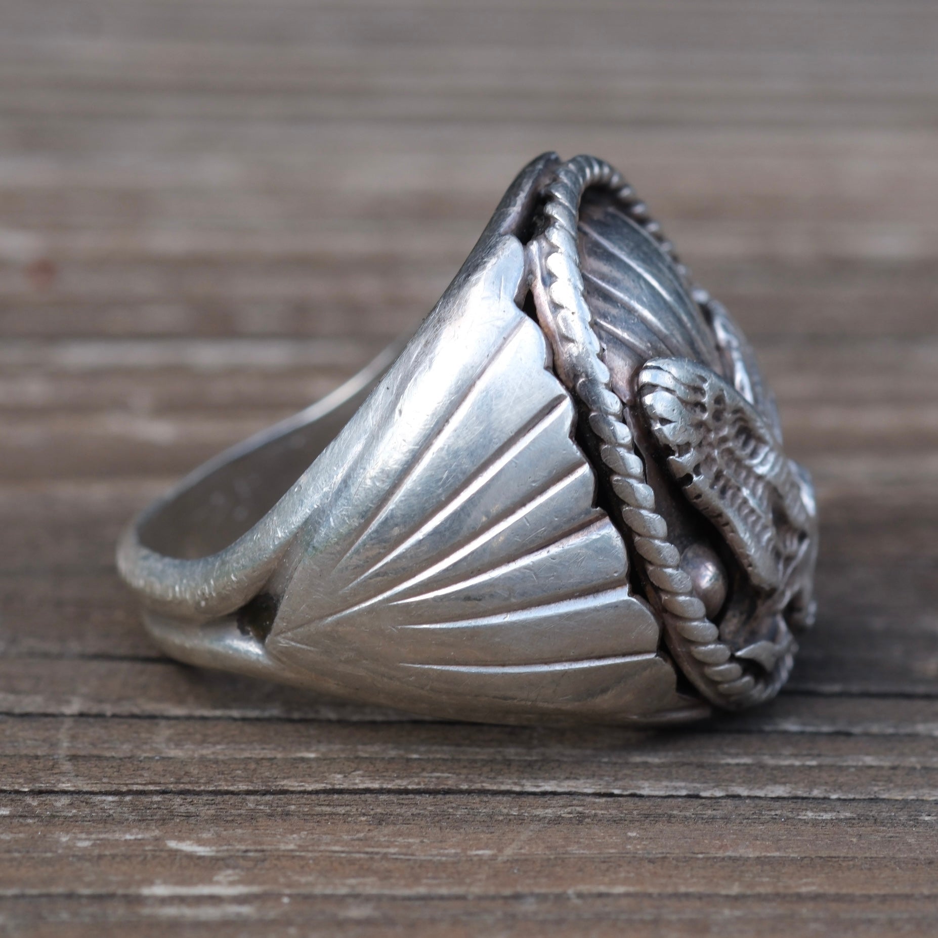 Vintage Sterling Silver Eagle Ribbed Band Ring 9.75