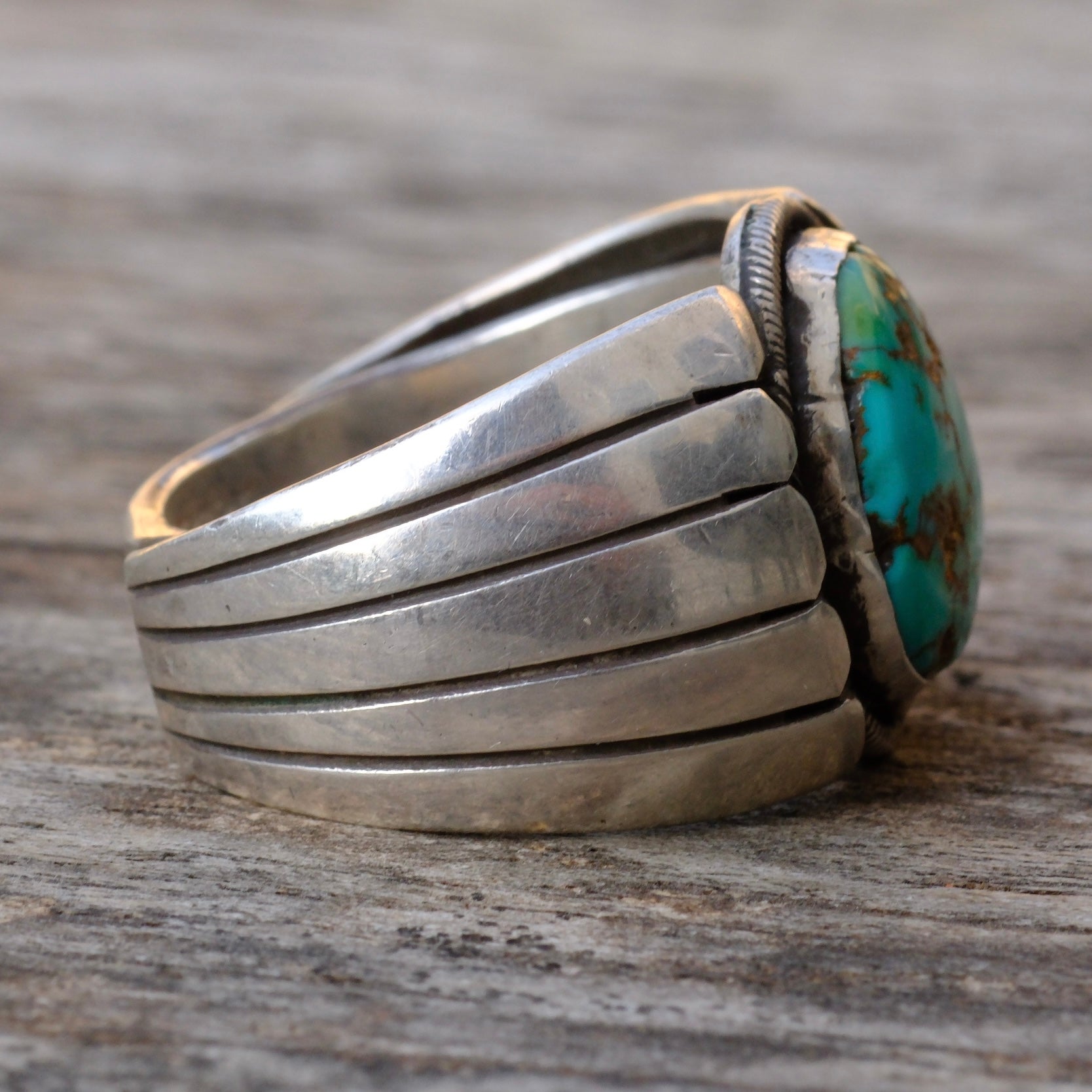 Sterling Silver Ribbed Band Turquoise Ring 10.5