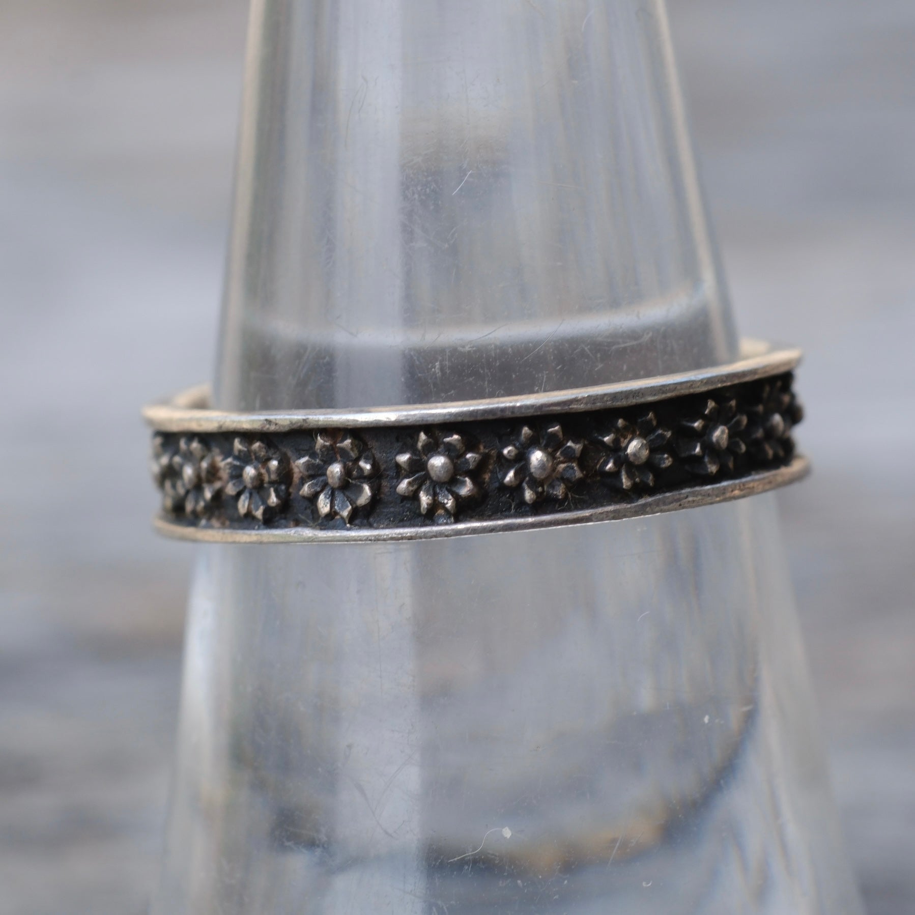 Vintage Sterling Floral Pattern Ring 7