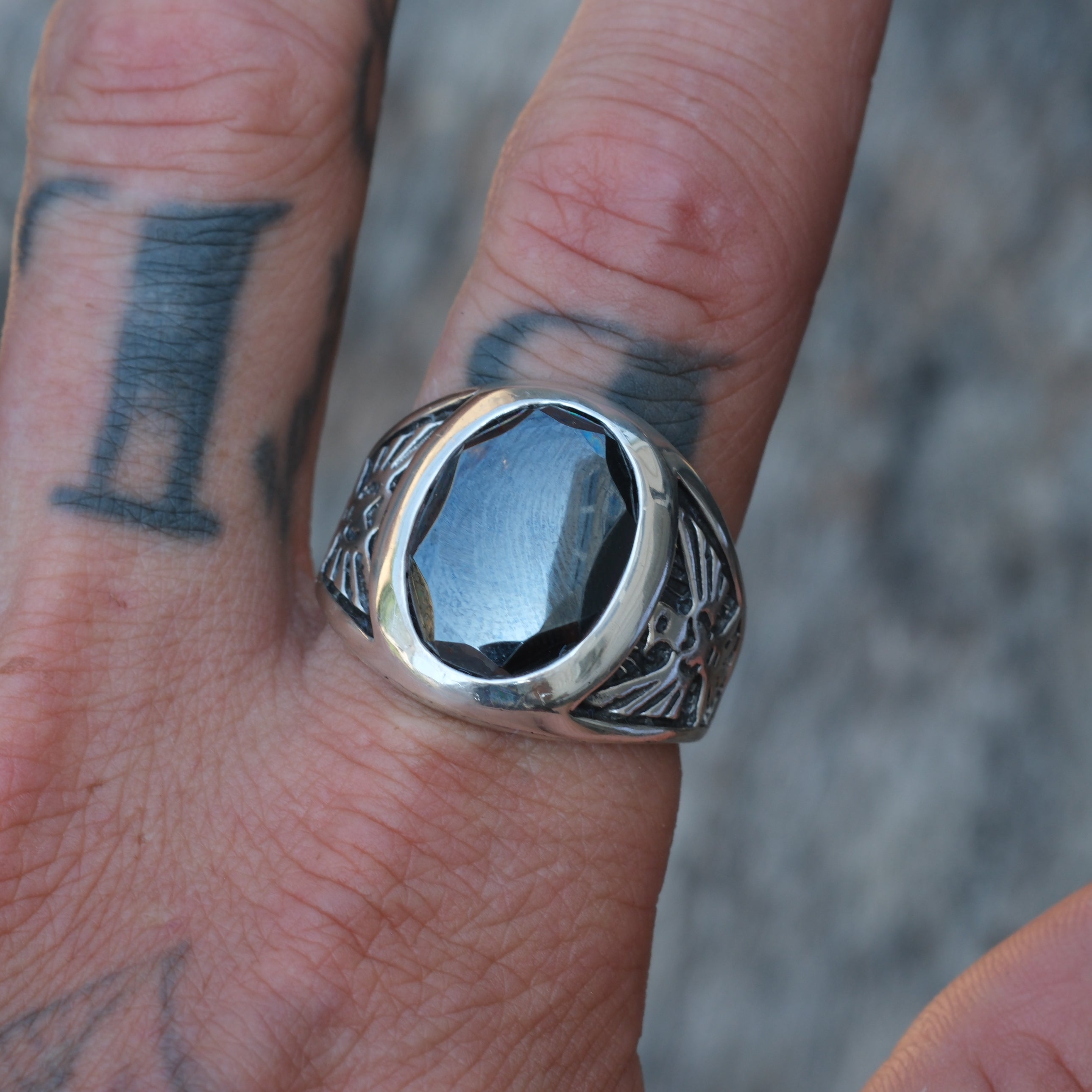 Vintage Sterling Thunderbird Hematite Ring 12.75