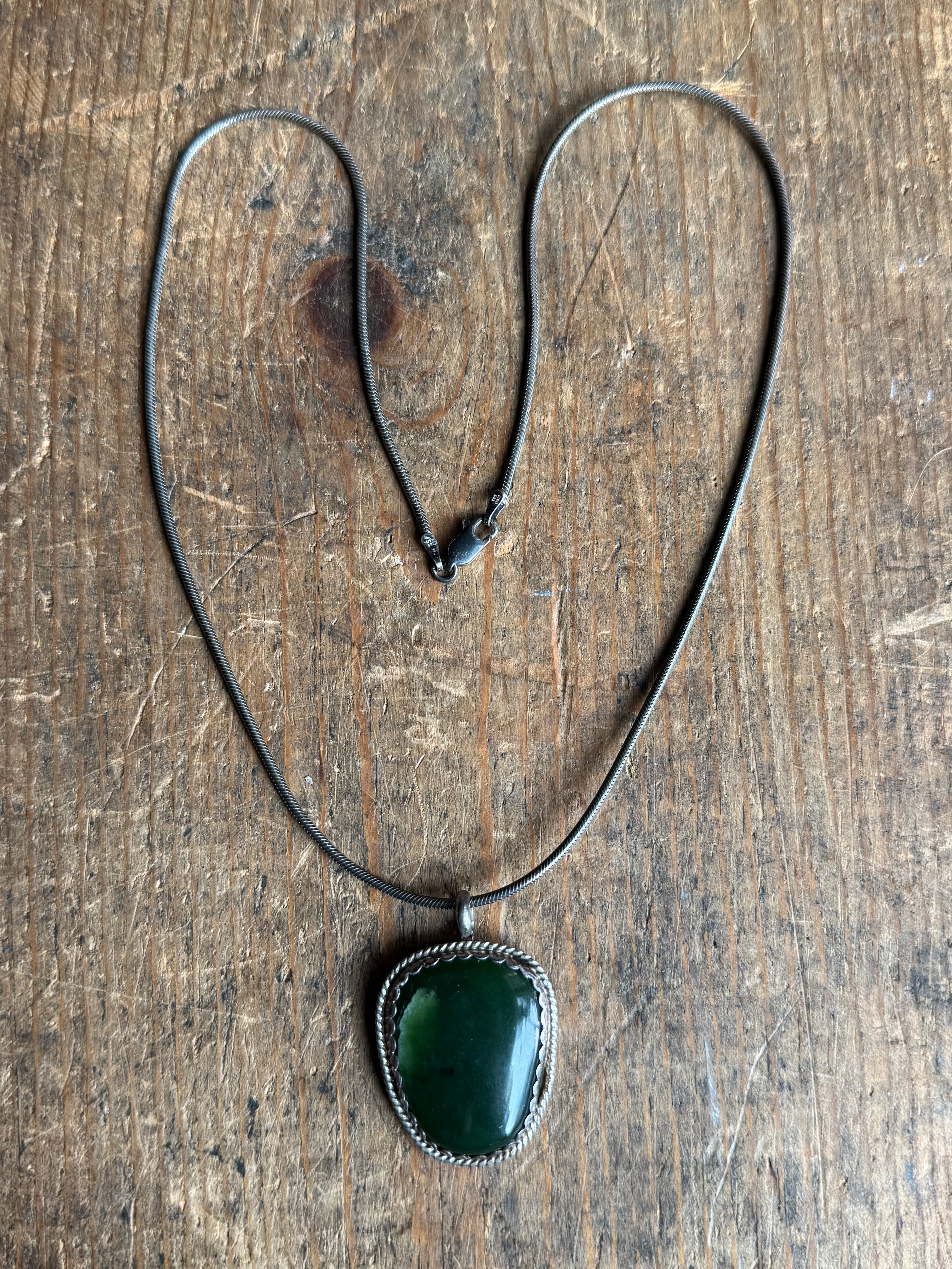 Vintage Sterling Silver Green Agate 18" Necklace