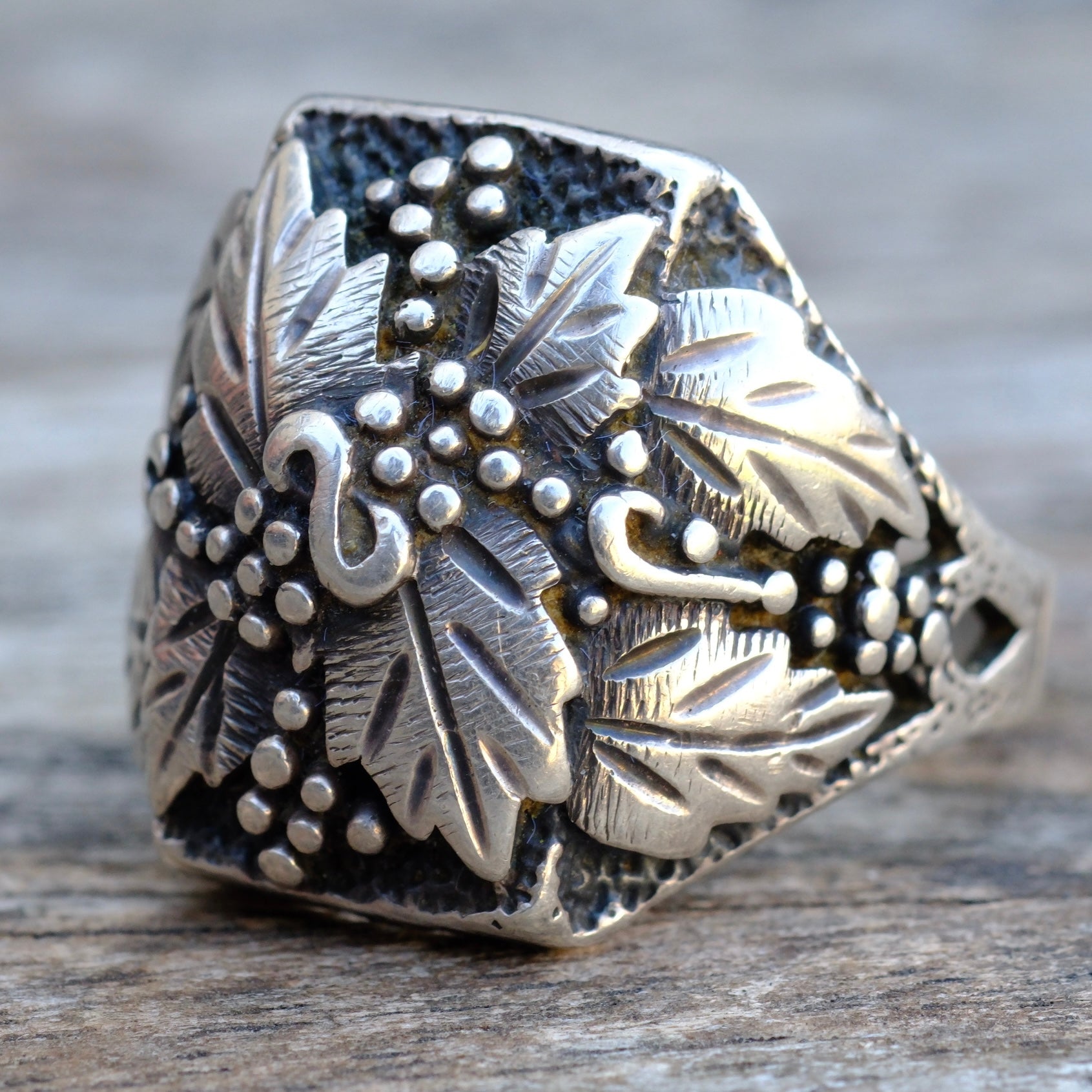 Vintage Sterling Silve Leaf Ring 12