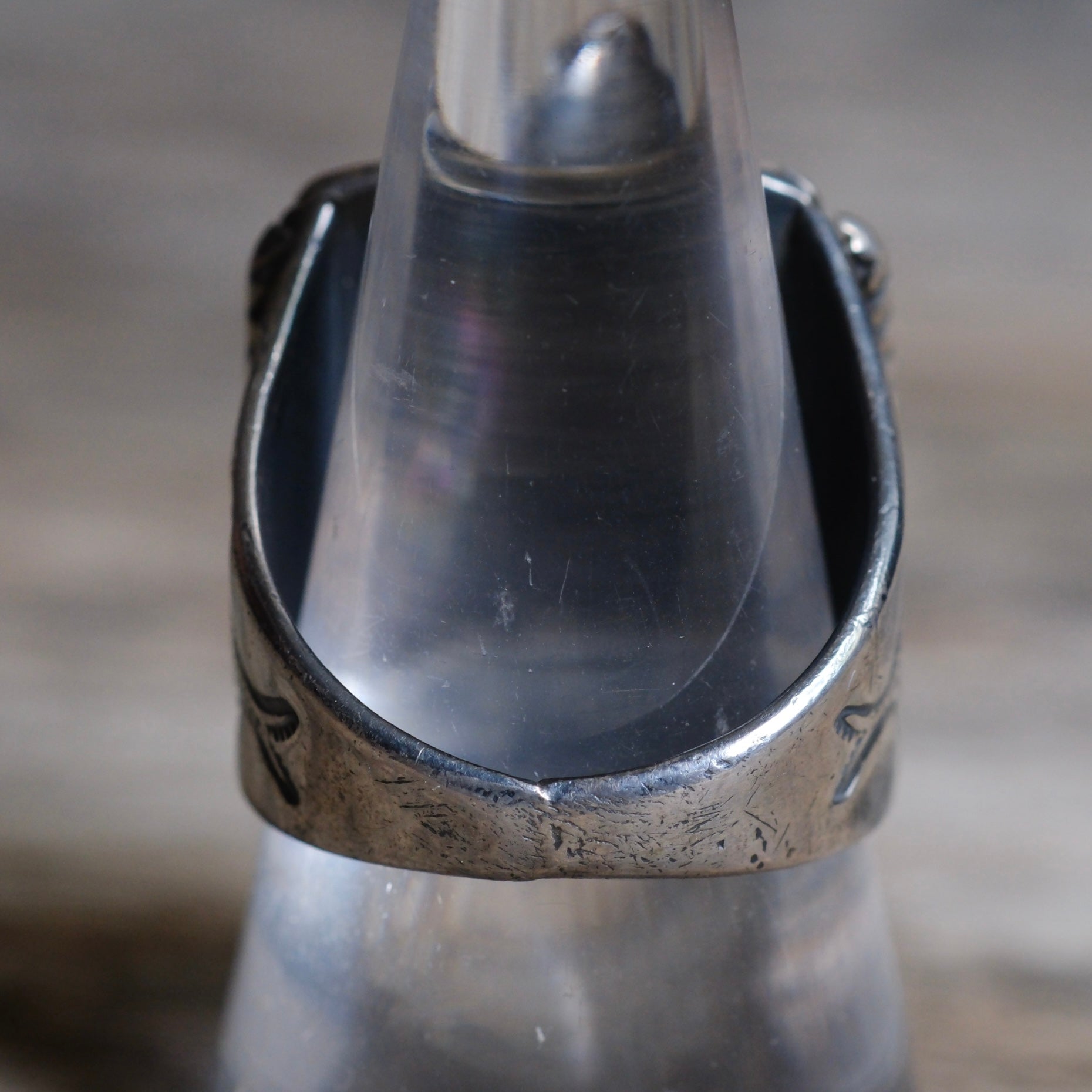 Vintage Sterling Silver Southwestern Lizard Stamped Band Ring 9
