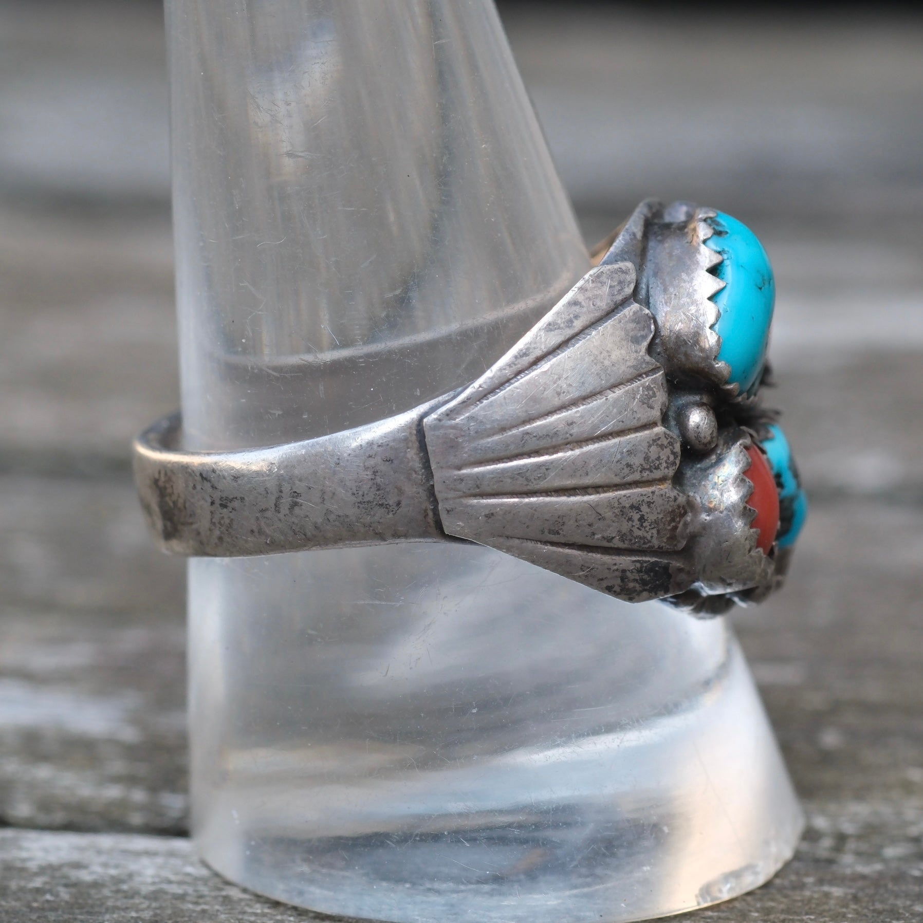 Vintage Sterling Turquoise and Coral Ribbed Band Ring 10.5