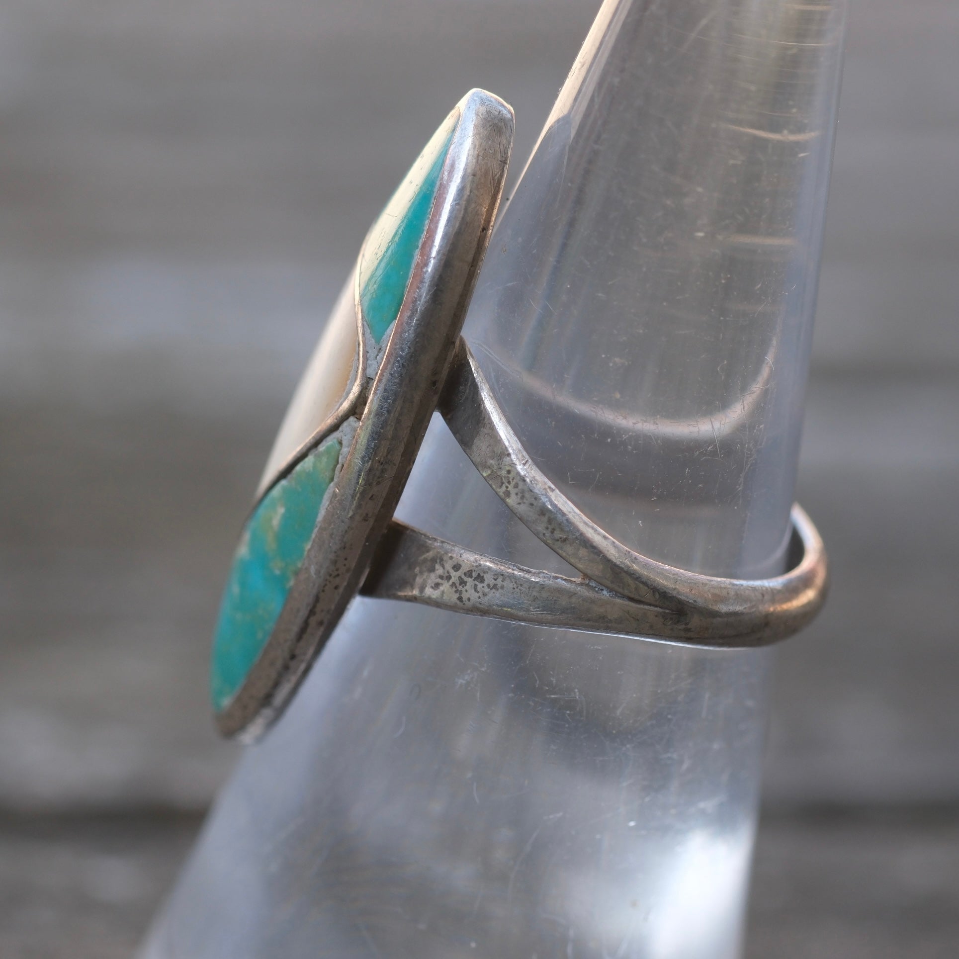 Vintage Sterling Turquoise and Mother Of Pearl Inlay Ring 5.25
