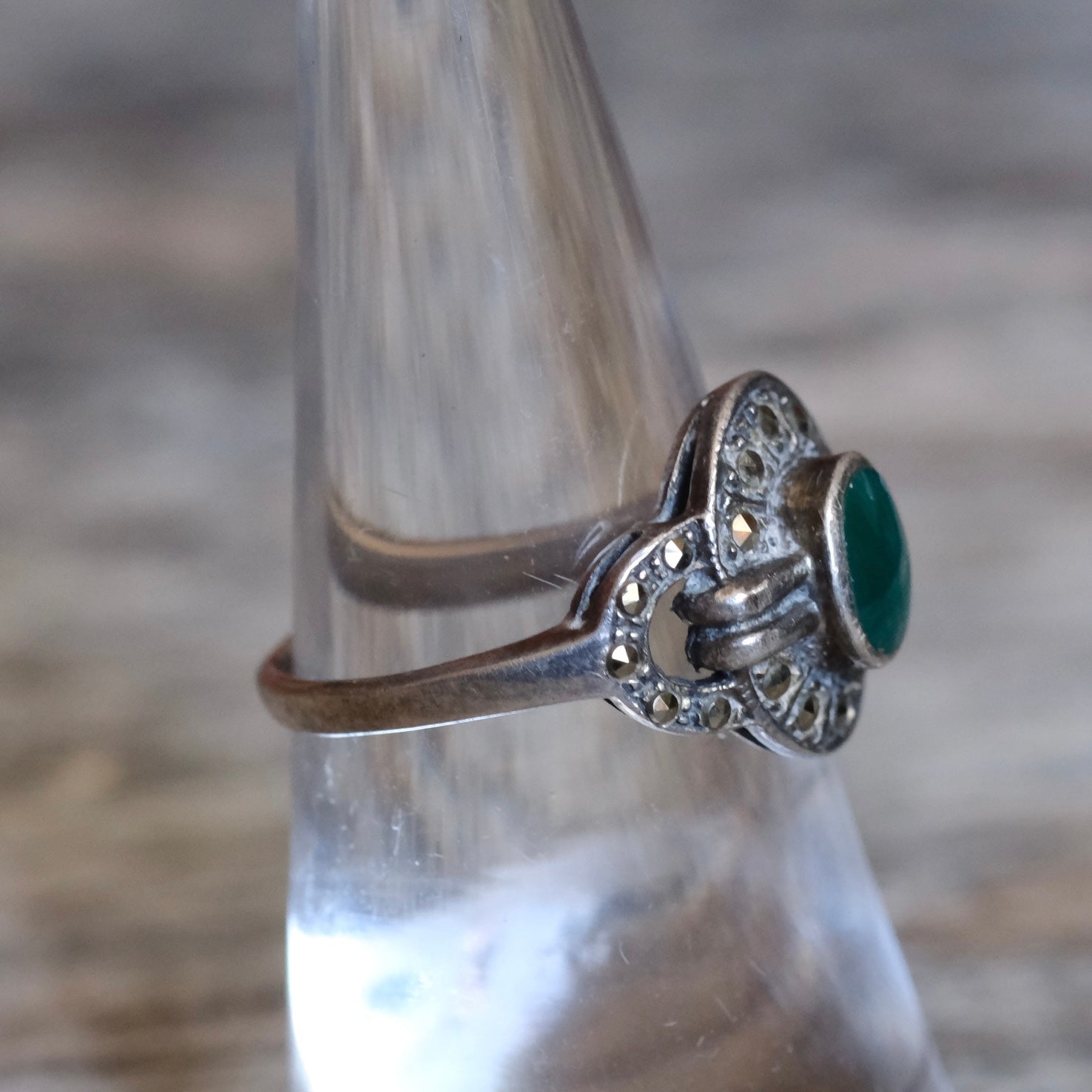 Vintage Sterling Green Carnelian and Marcasite Ring 6.75