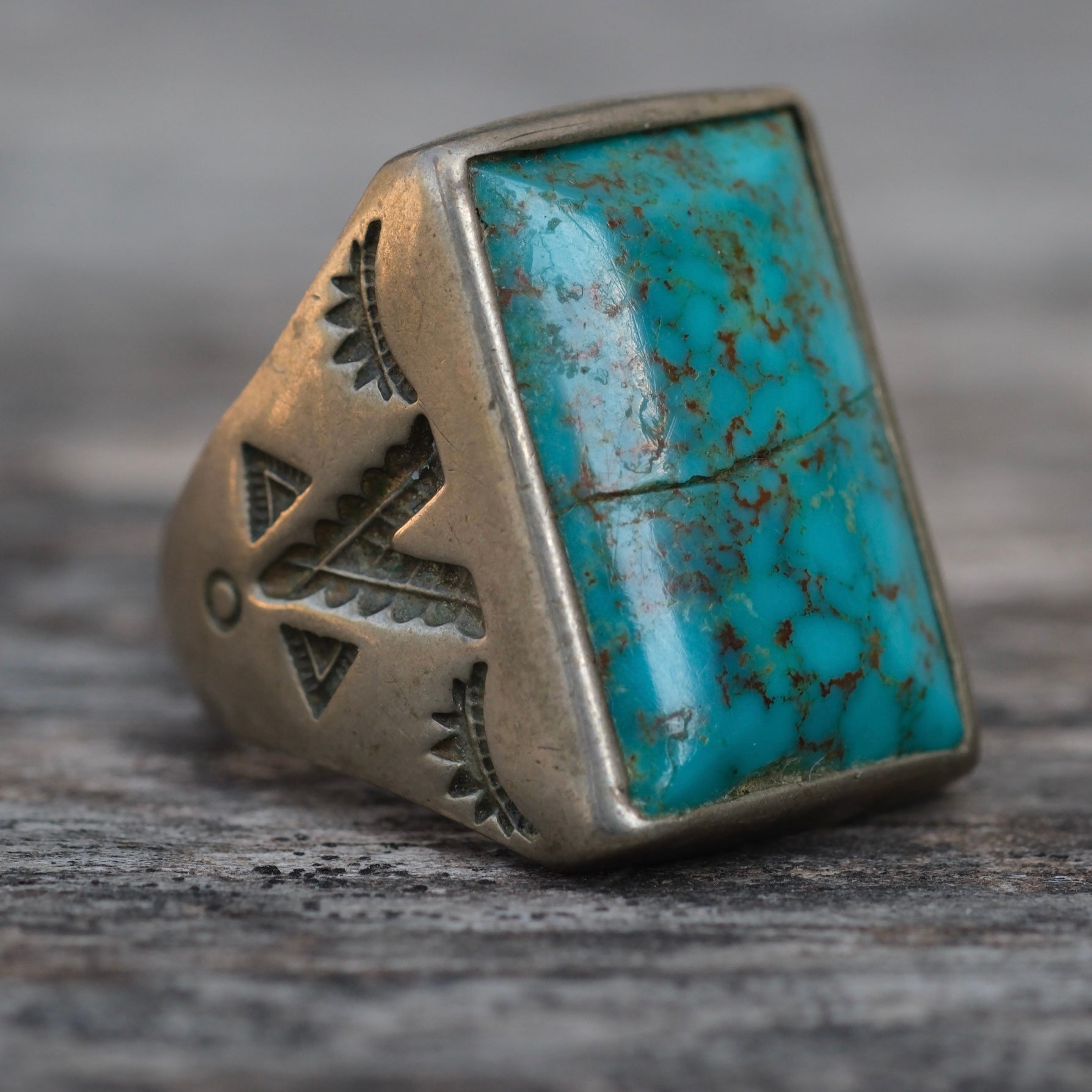 Vintage Sterling Turquoise Stamped V Ring 10